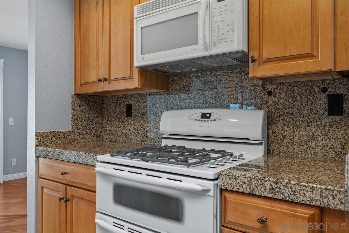 Detail Gallery Image 14 of 41 For 1914  Swallow Ln, Carlsbad,  CA 92009 - 2 Beds | 2 Baths