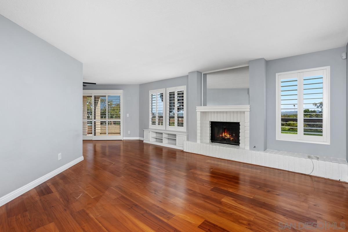 Detail Gallery Image 3 of 41 For 1914  Swallow Ln, Carlsbad,  CA 92009 - 2 Beds | 2 Baths