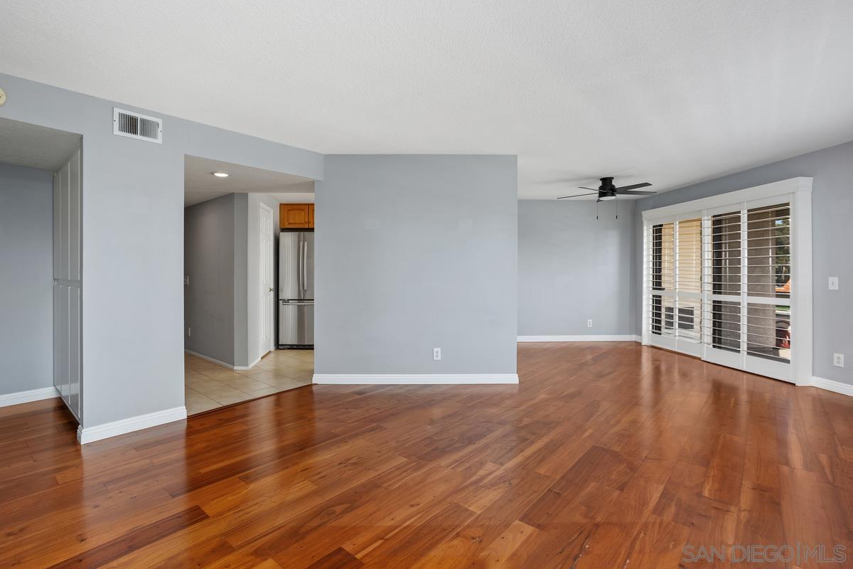 Detail Gallery Image 4 of 41 For 1914  Swallow Ln, Carlsbad,  CA 92009 - 2 Beds | 2 Baths