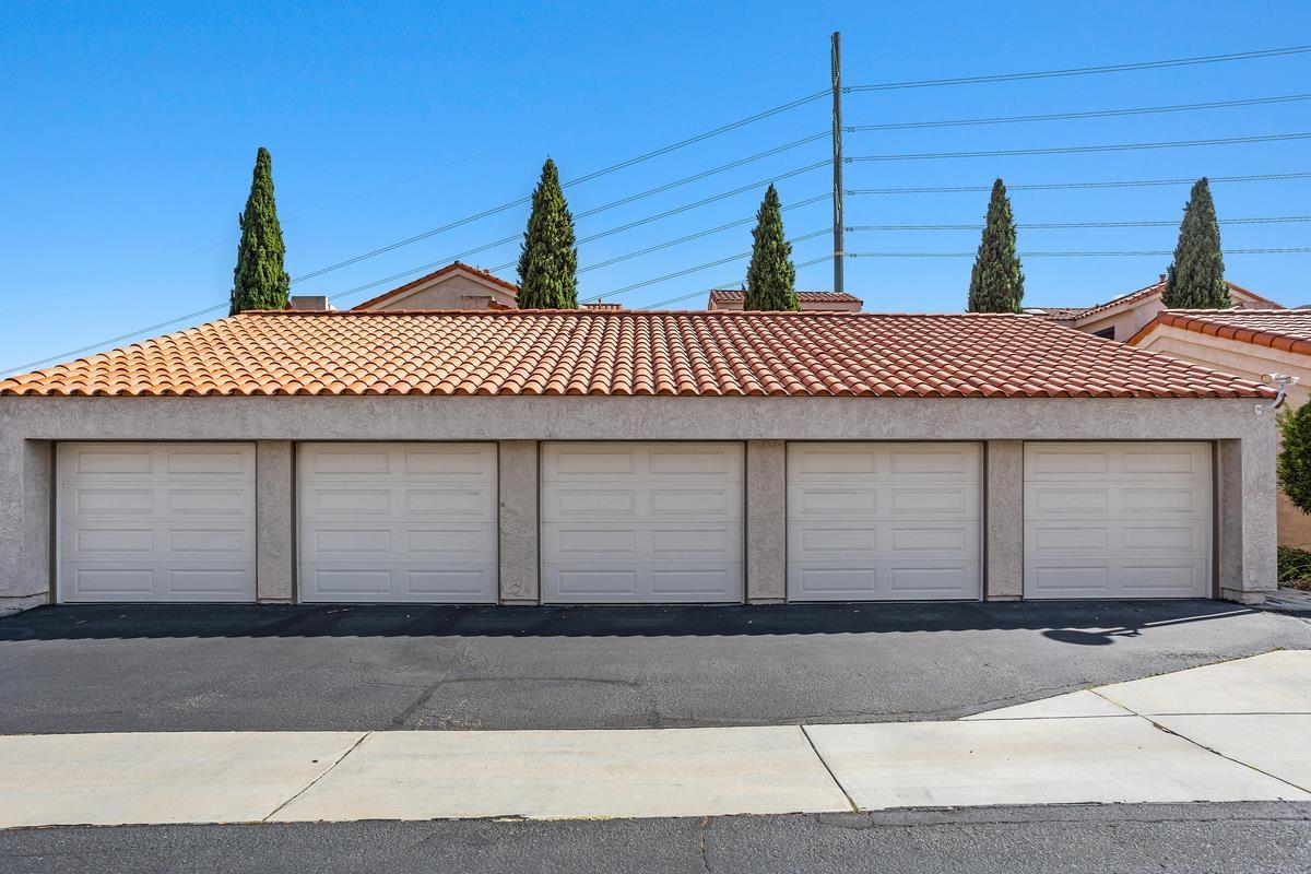 Detail Gallery Image 34 of 41 For 1914  Swallow Ln, Carlsbad,  CA 92009 - 2 Beds | 2 Baths