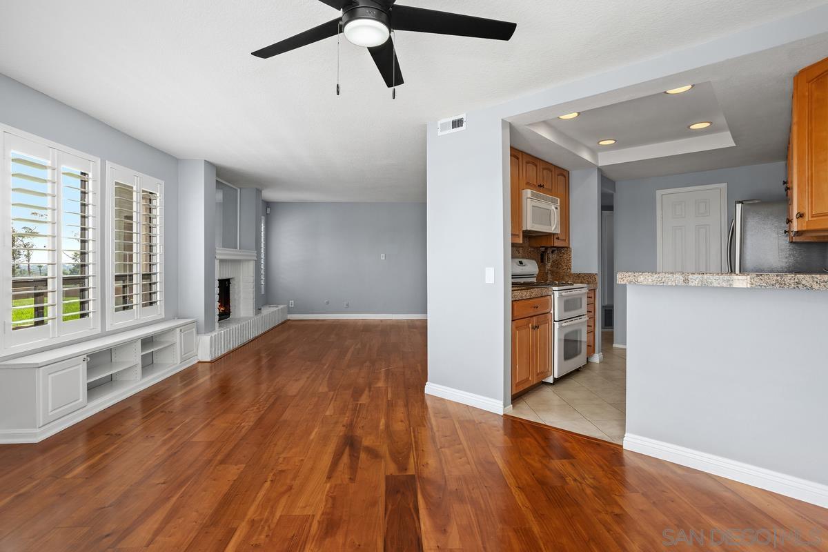 Detail Gallery Image 6 of 41 For 1914  Swallow Ln, Carlsbad,  CA 92009 - 2 Beds | 2 Baths