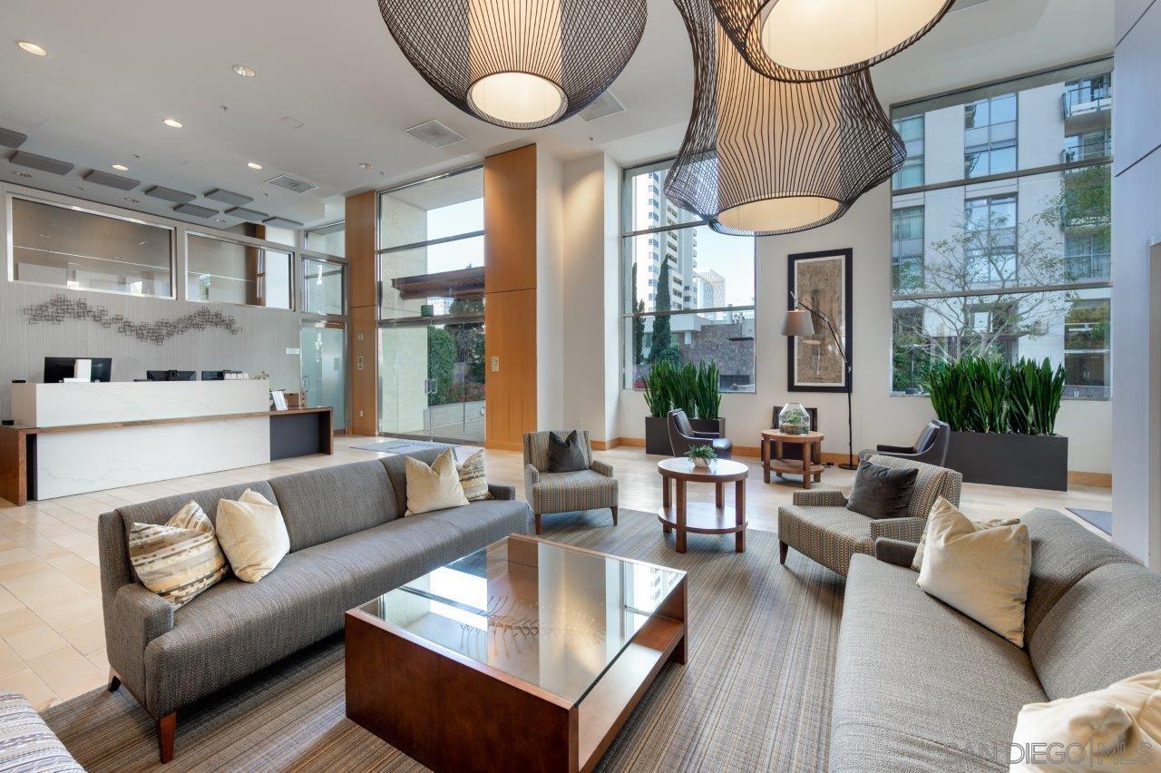 Detail Gallery Image 61 of 65 For 645  Front Street  #2102,  San Diego,  CA 92101 - 2 Beds | 2/1 Baths