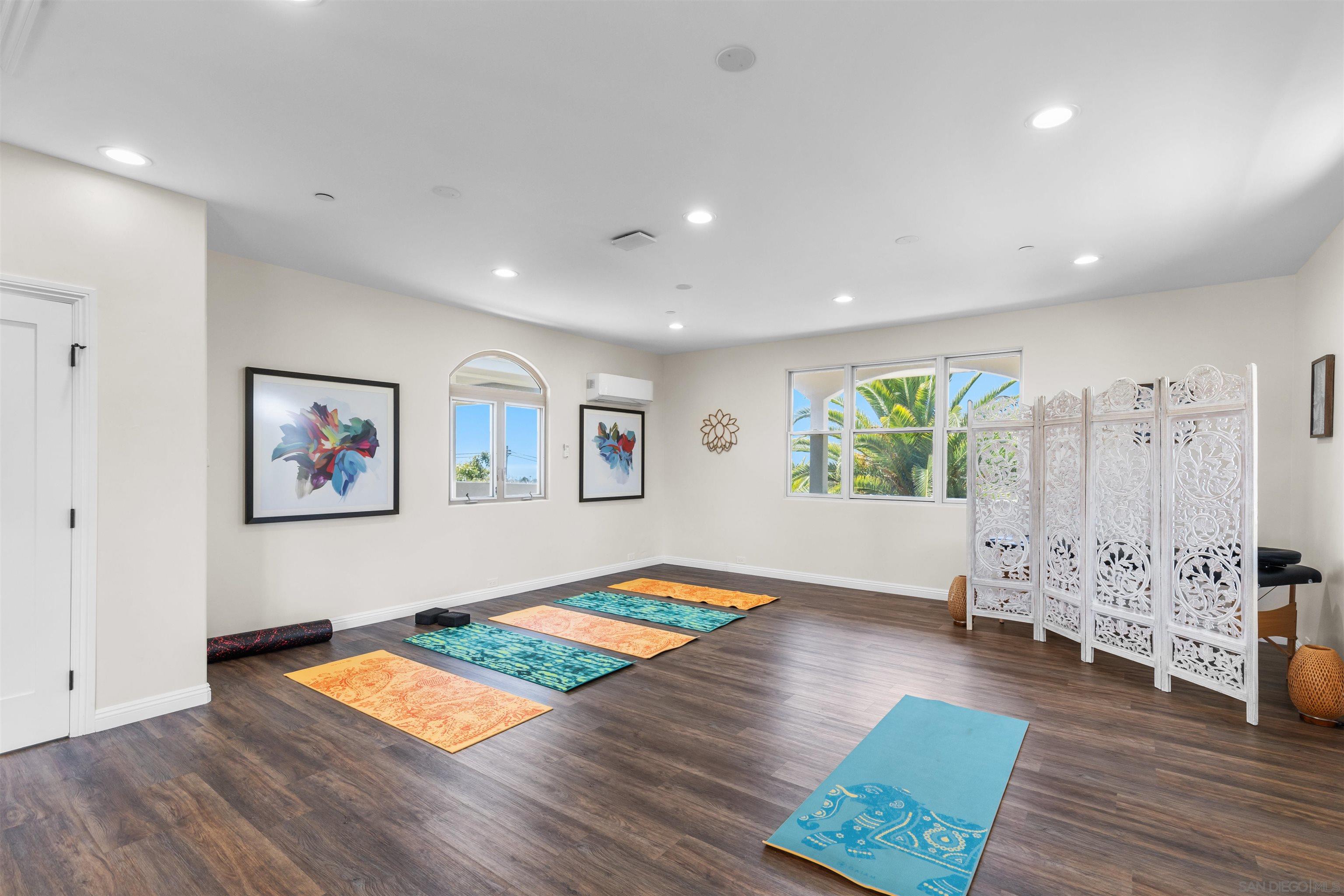 Detail Gallery Image 35 of 41 For 1280   Santa Fe Dr, Encinitas,  CA 92024 - 4 Beds | 4/1 Baths