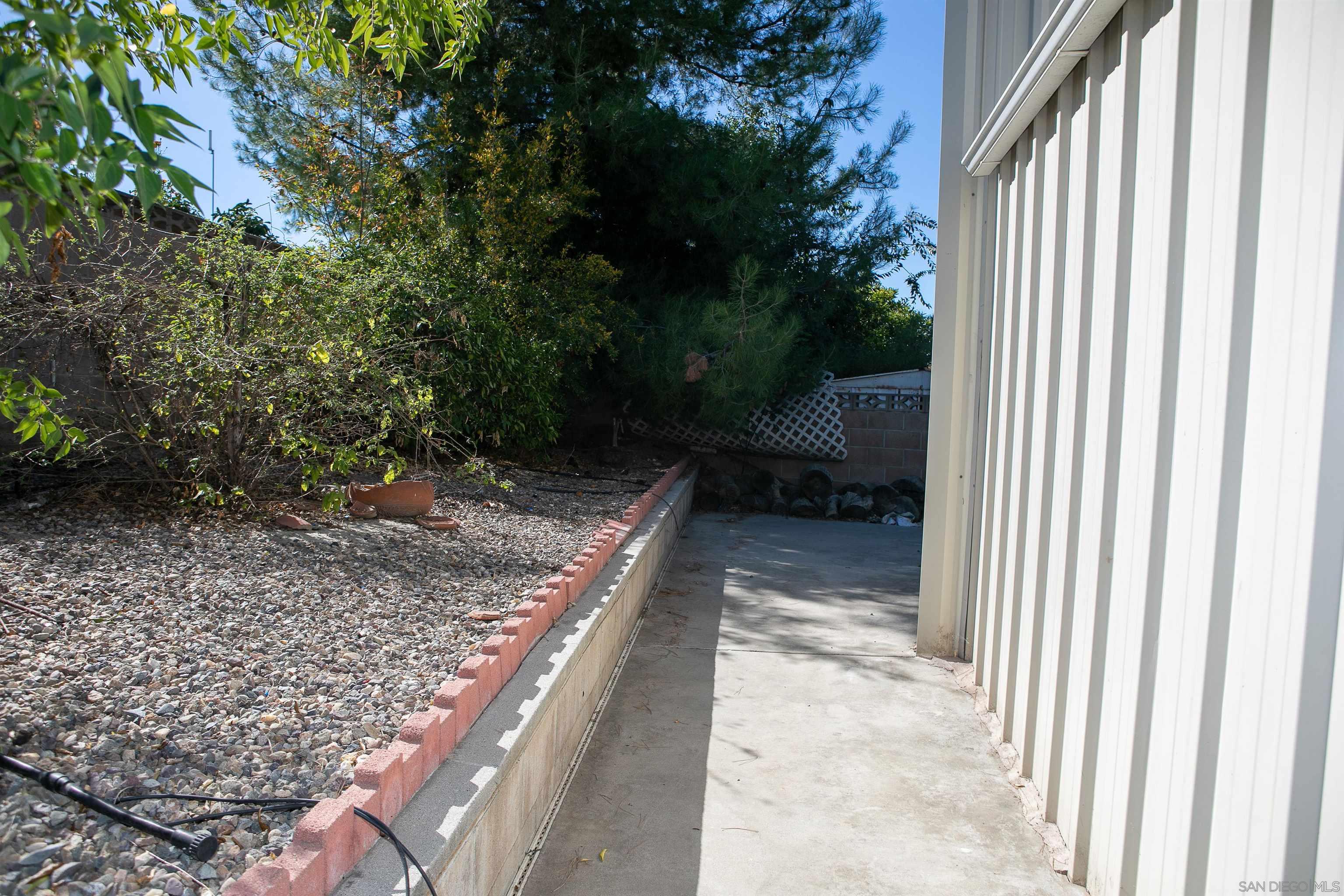 Detail Gallery Image 22 of 27 For 1731  Brady Ln, Hemet,  CA 92544 - 2 Beds | 1/1 Baths