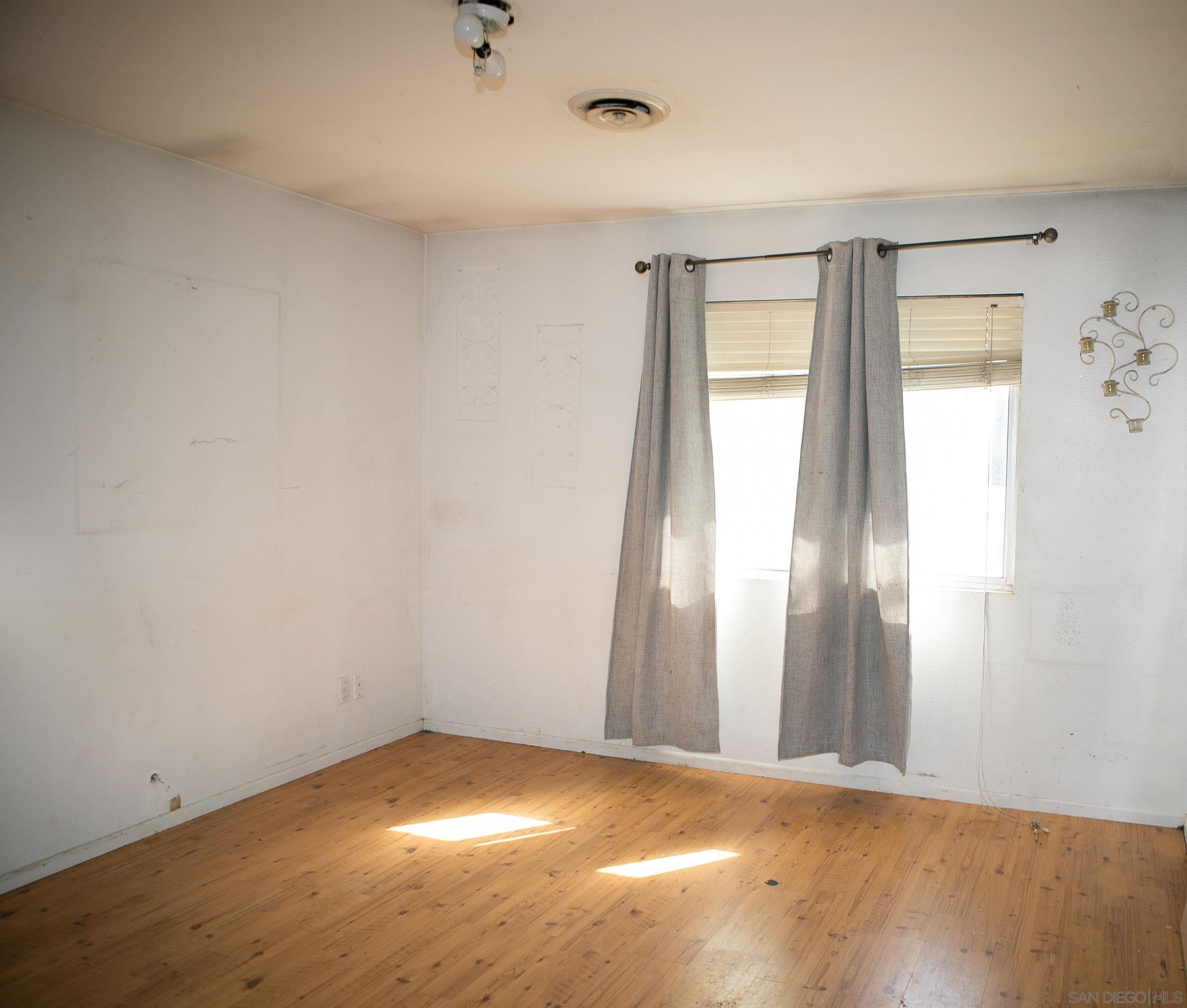 Detail Gallery Image 7 of 27 For 1731  Brady Ln, Hemet,  CA 92544 - 2 Beds | 1/1 Baths