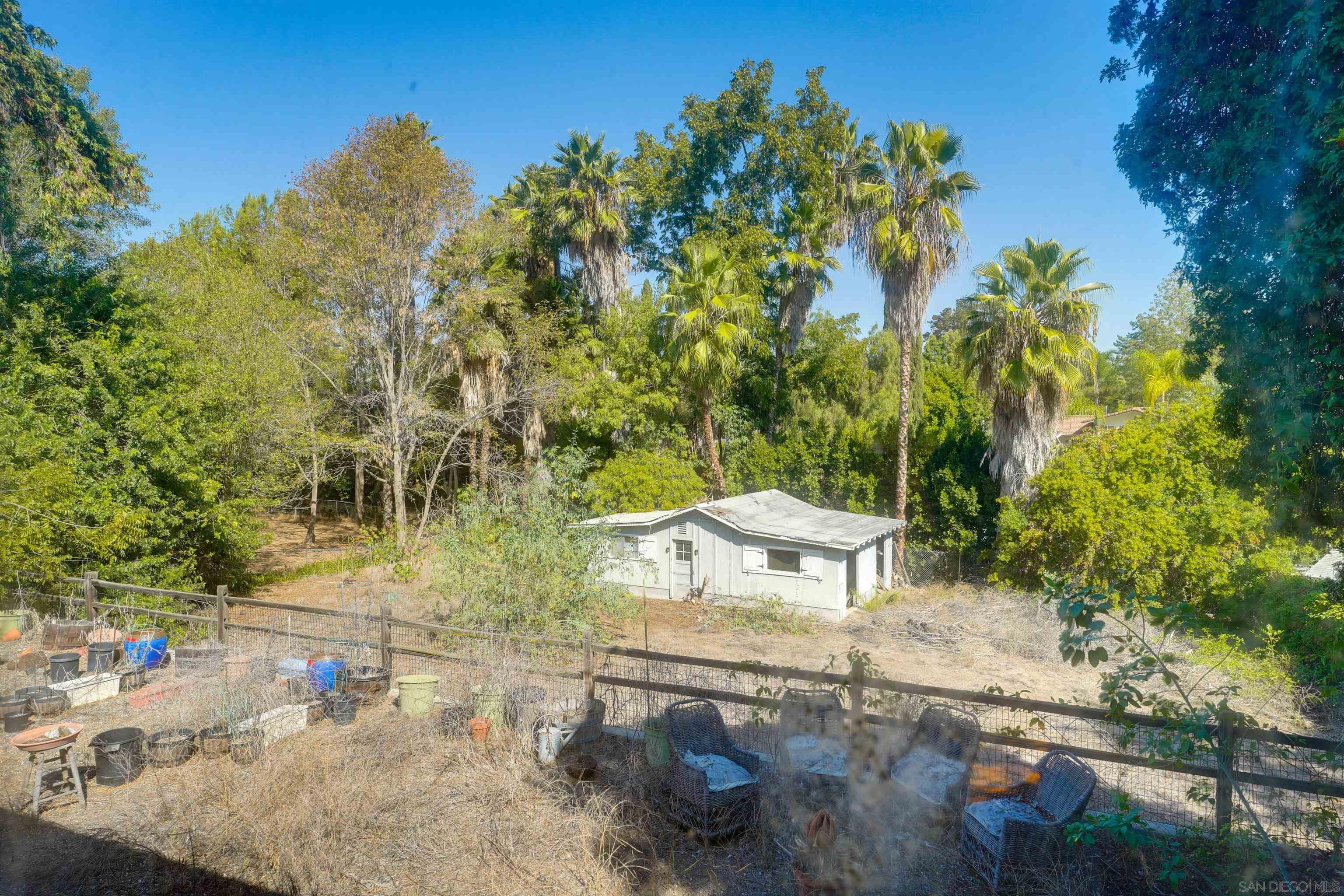 Detail Gallery Image 11 of 12 For 11446  Meadow Creek Road, El Cajon,  CA 92020 - 4 Beds | 3/1 Baths