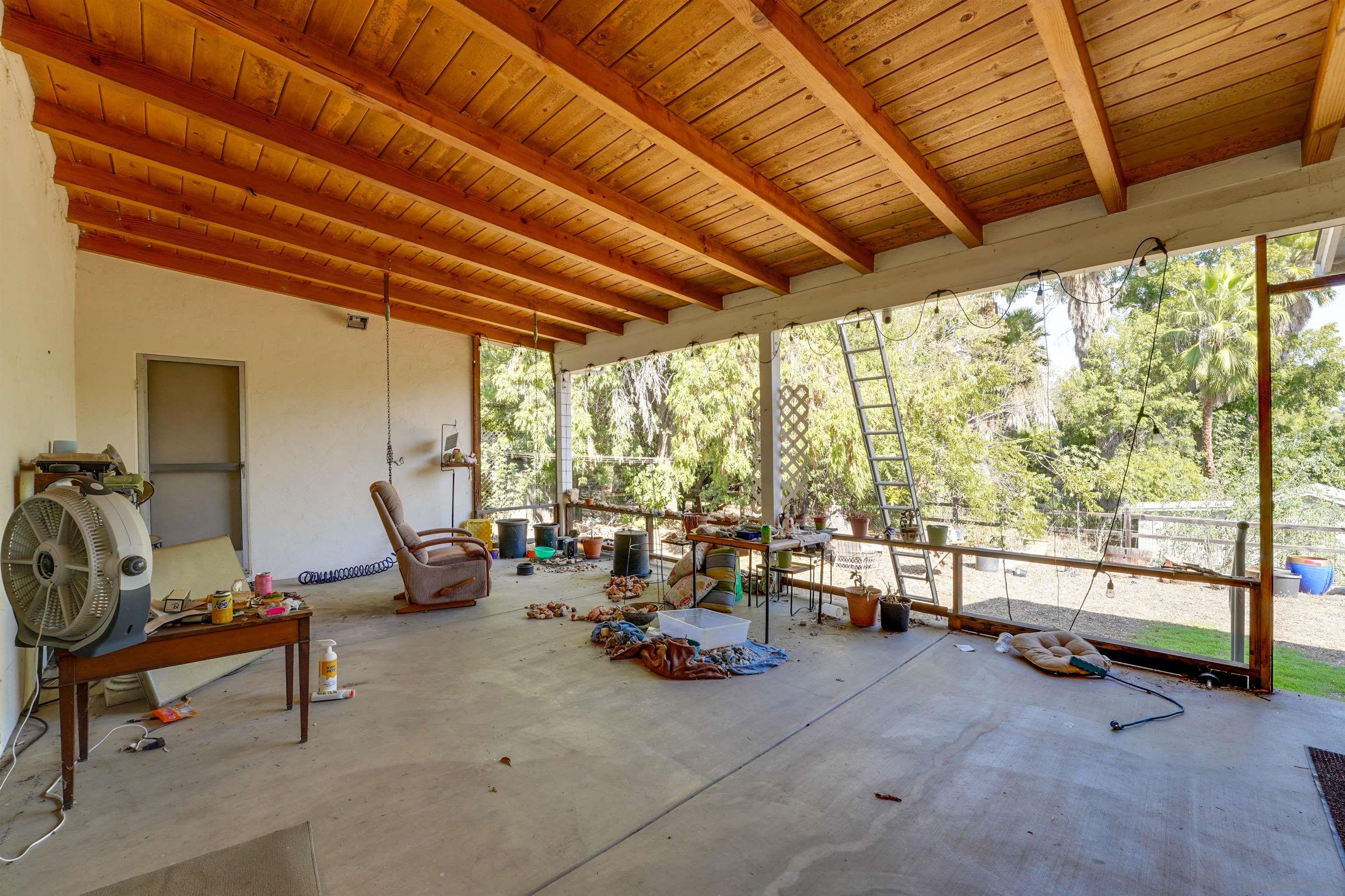 Detail Gallery Image 7 of 12 For 11446  Meadow Creek Road, El Cajon,  CA 92020 - 4 Beds | 3/1 Baths