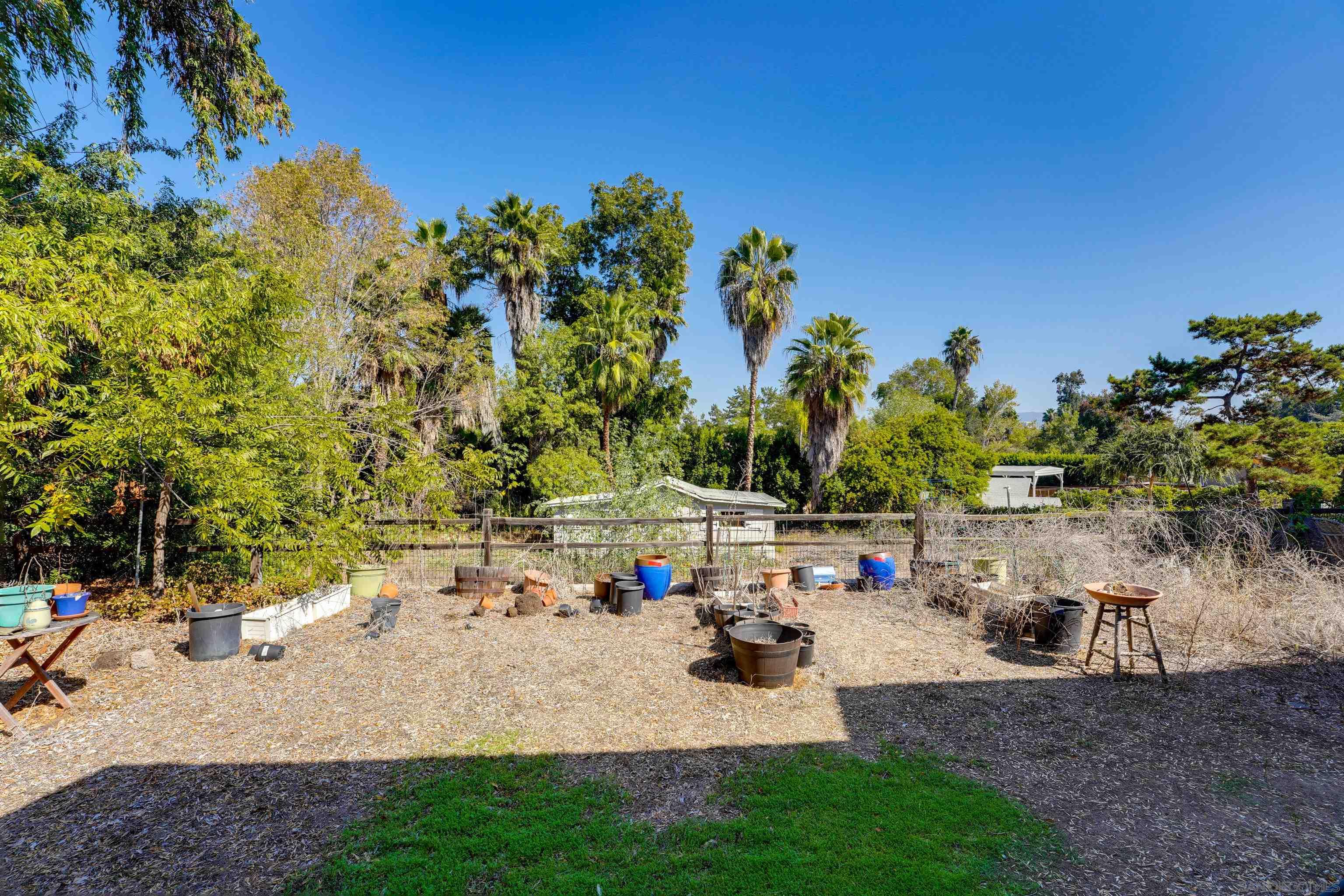 Detail Gallery Image 10 of 12 For 11446  Meadow Creek Road, El Cajon,  CA 92020 - 4 Beds | 3/1 Baths