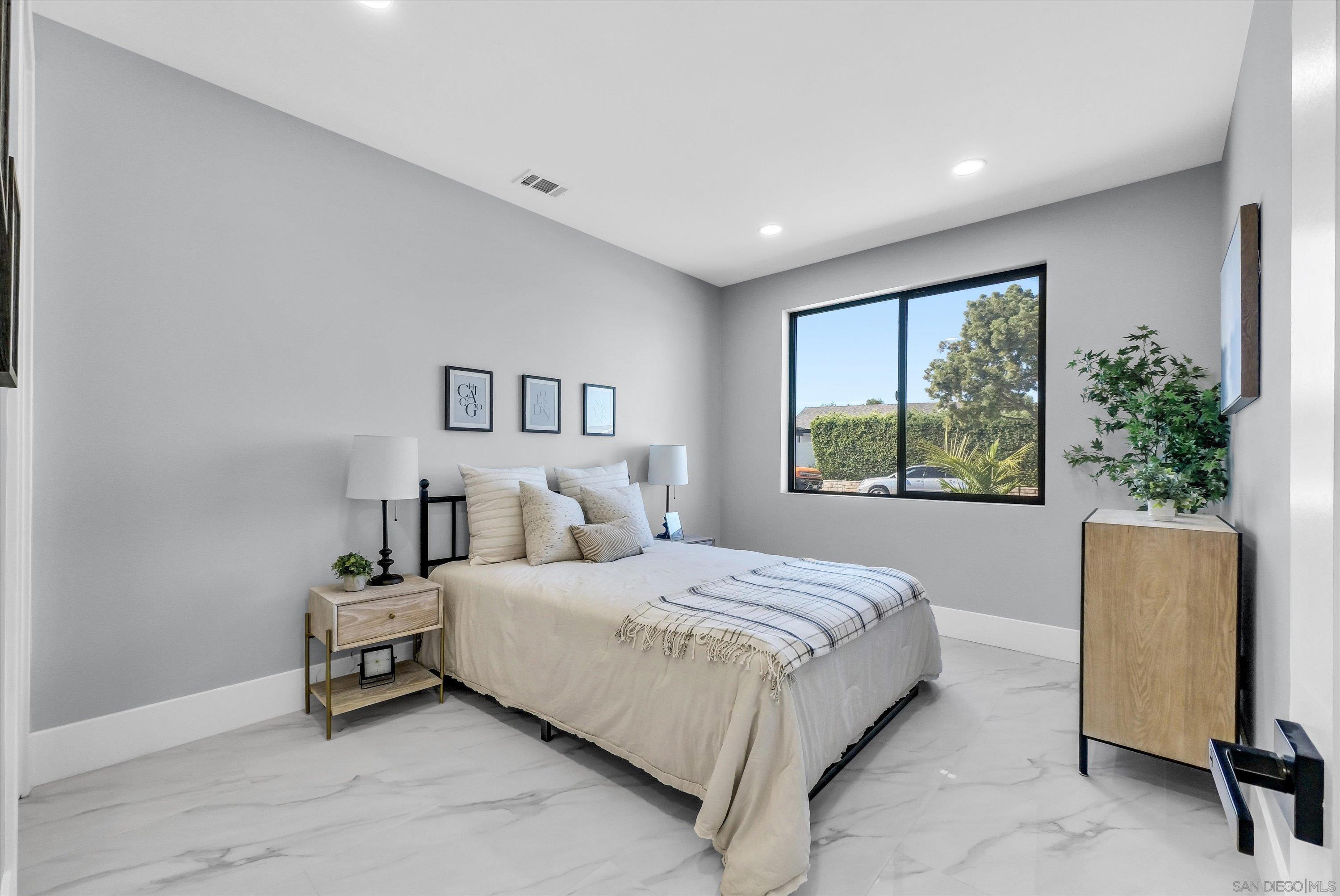 Detail Gallery Image 15 of 37 For 18802  Saginaw Drive, Irvine,  CA 92603 - 4 Beds | 4/1 Baths