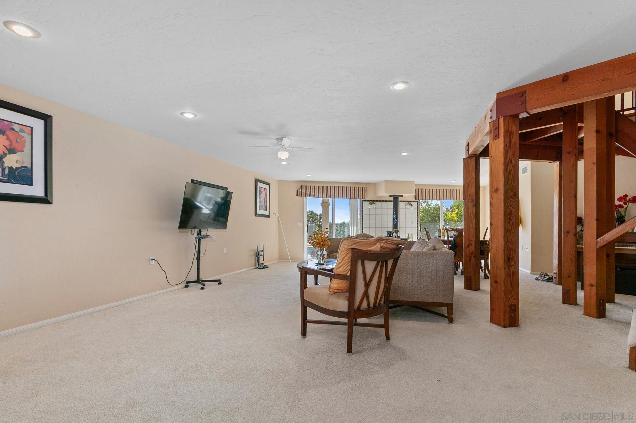 Detail Gallery Image 5 of 70 For 31848  Oak Glen Rd, Valley Center,  CA 92082 - 5 Beds | 3 Baths