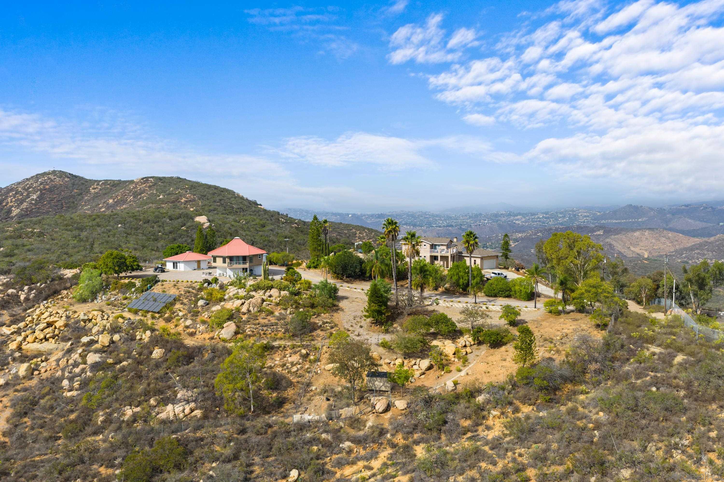 Detail Gallery Image 12 of 75 For 13605  Bear Mountain Way, Jamul,  CA 91935 - 3 Beds | 2/1 Baths