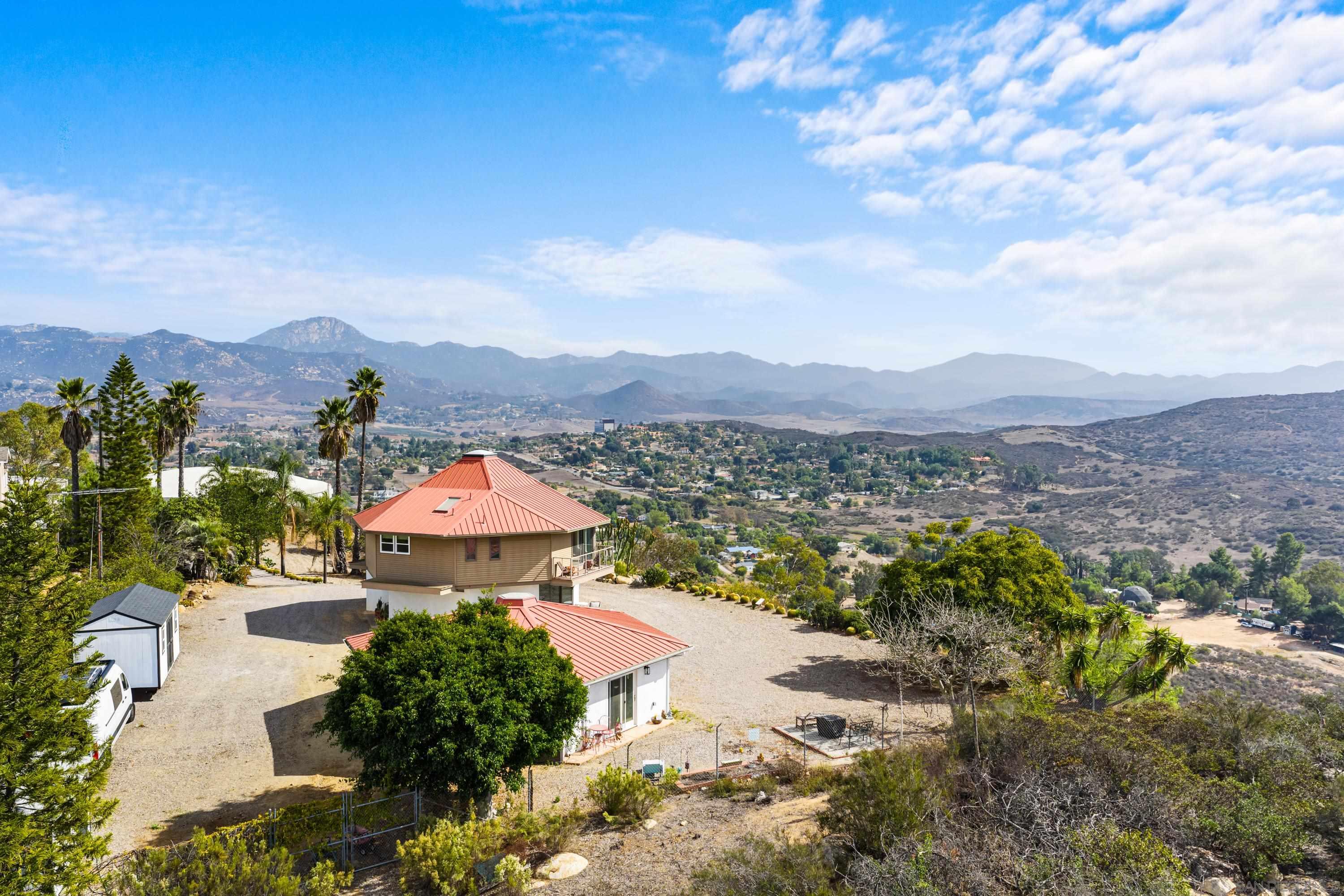 Detail Gallery Image 3 of 75 For 13605  Bear Mountain Way, Jamul,  CA 91935 - 3 Beds | 2/1 Baths