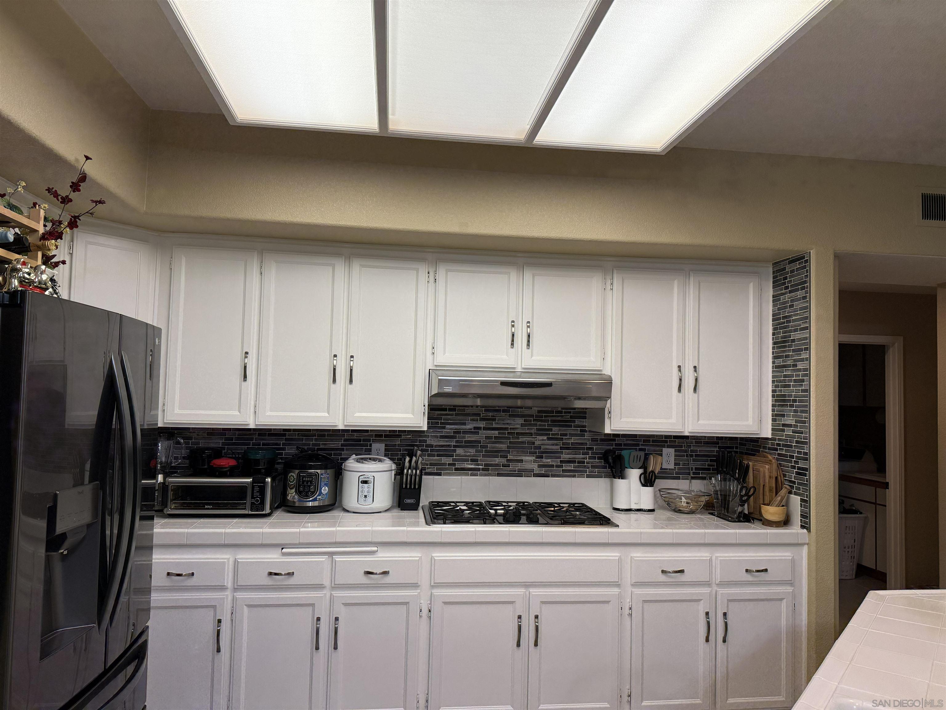 Detail Gallery Image 14 of 20 For 1676 W 11th Ave, Escondido,  CA 92029 - 5 Beds | 3 Baths