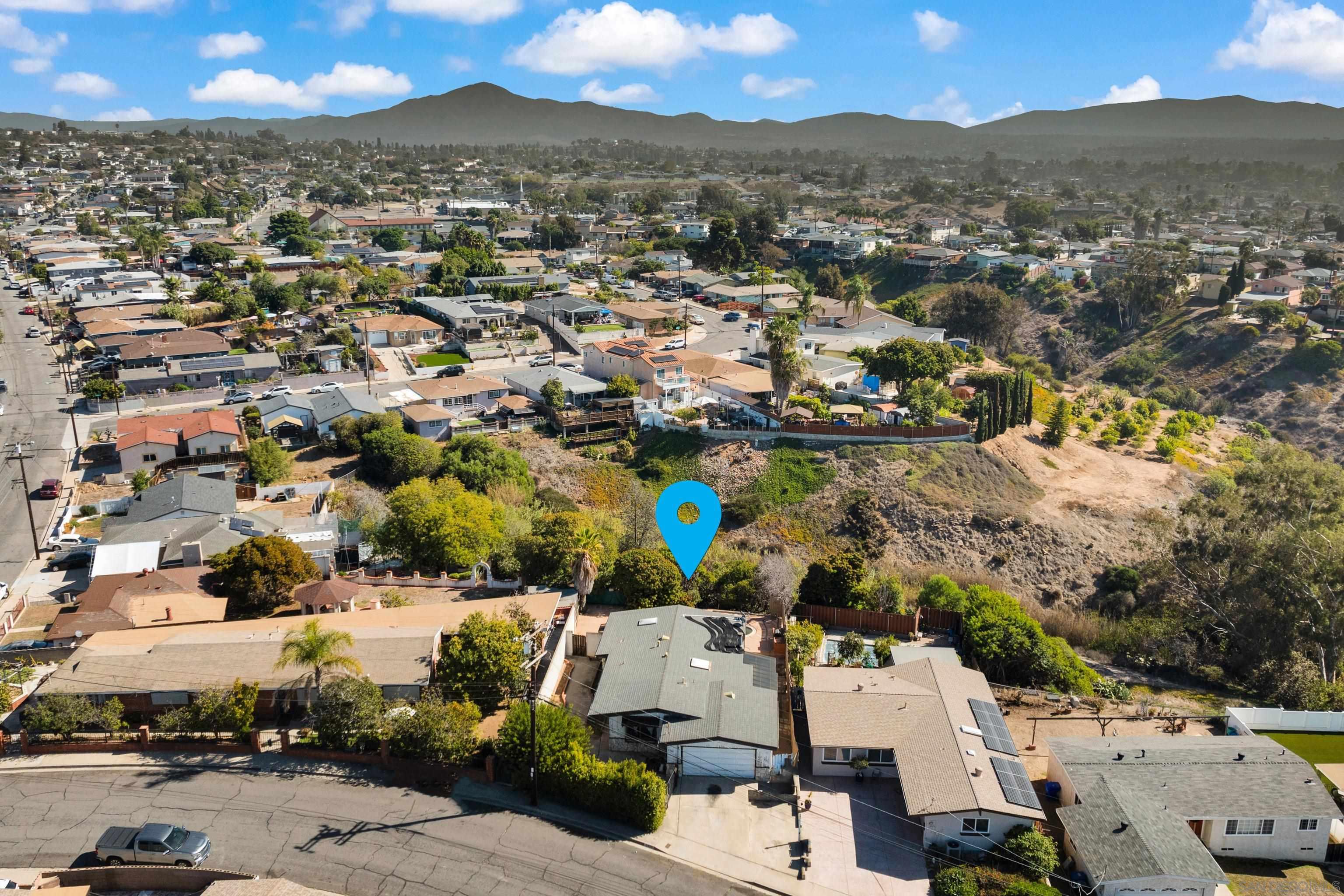 Detail Gallery Image 2 of 38 For 2565  Hopkins St, San Diego,  CA 92139 - 3 Beds | 2 Baths