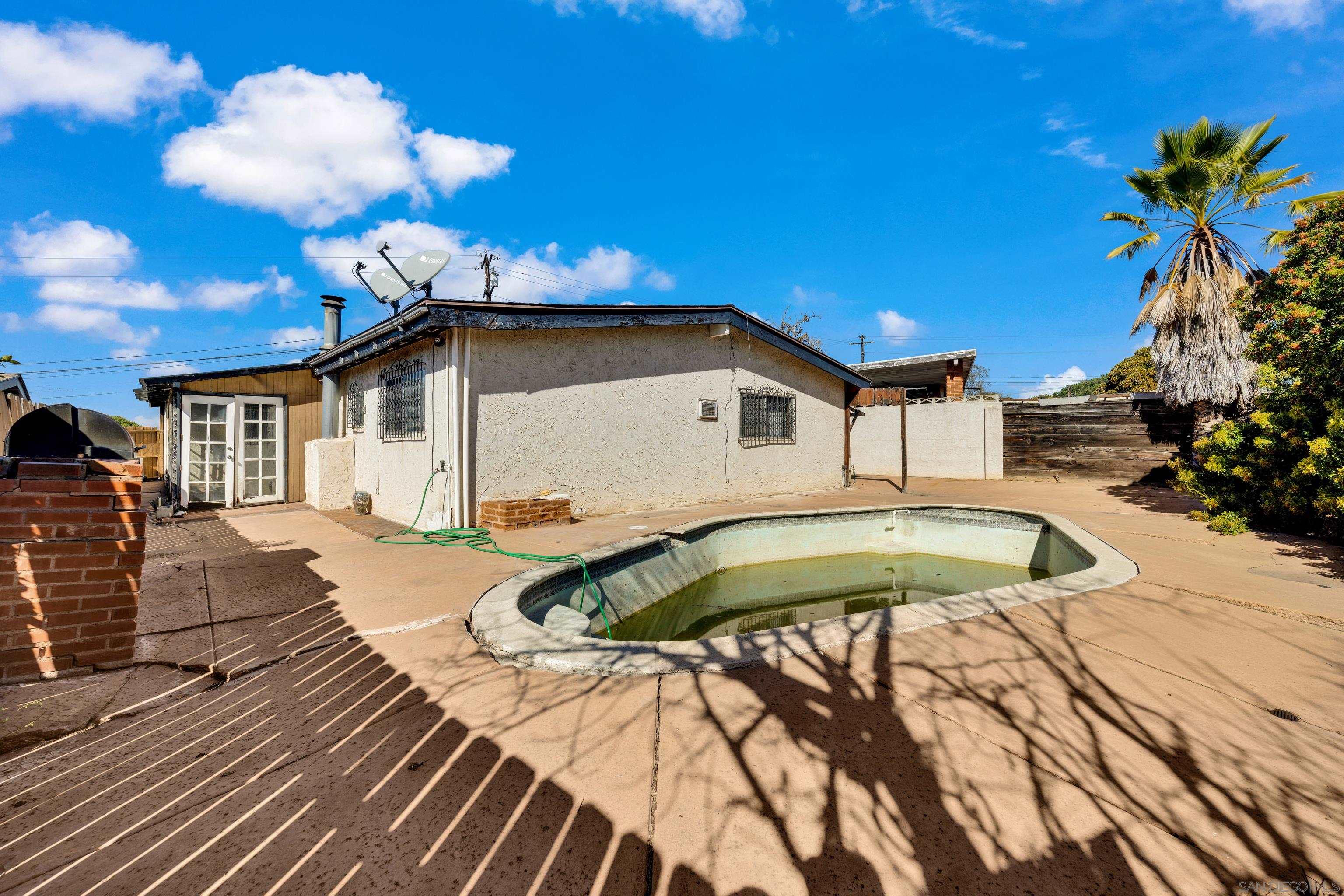 Detail Gallery Image 37 of 38 For 2565  Hopkins St, San Diego,  CA 92139 - 3 Beds | 2 Baths