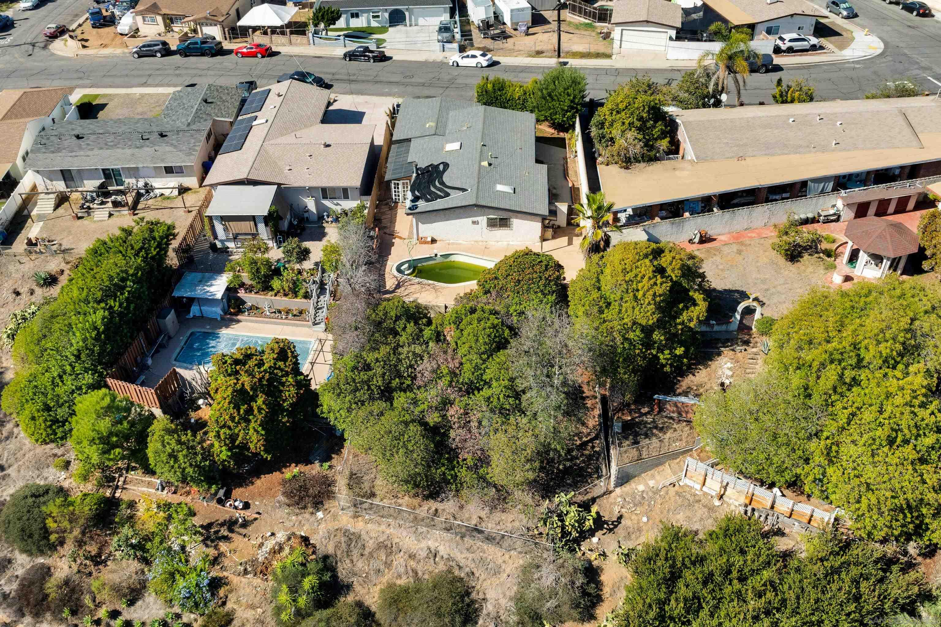 Detail Gallery Image 5 of 38 For 2565  Hopkins St, San Diego,  CA 92139 - 3 Beds | 2 Baths