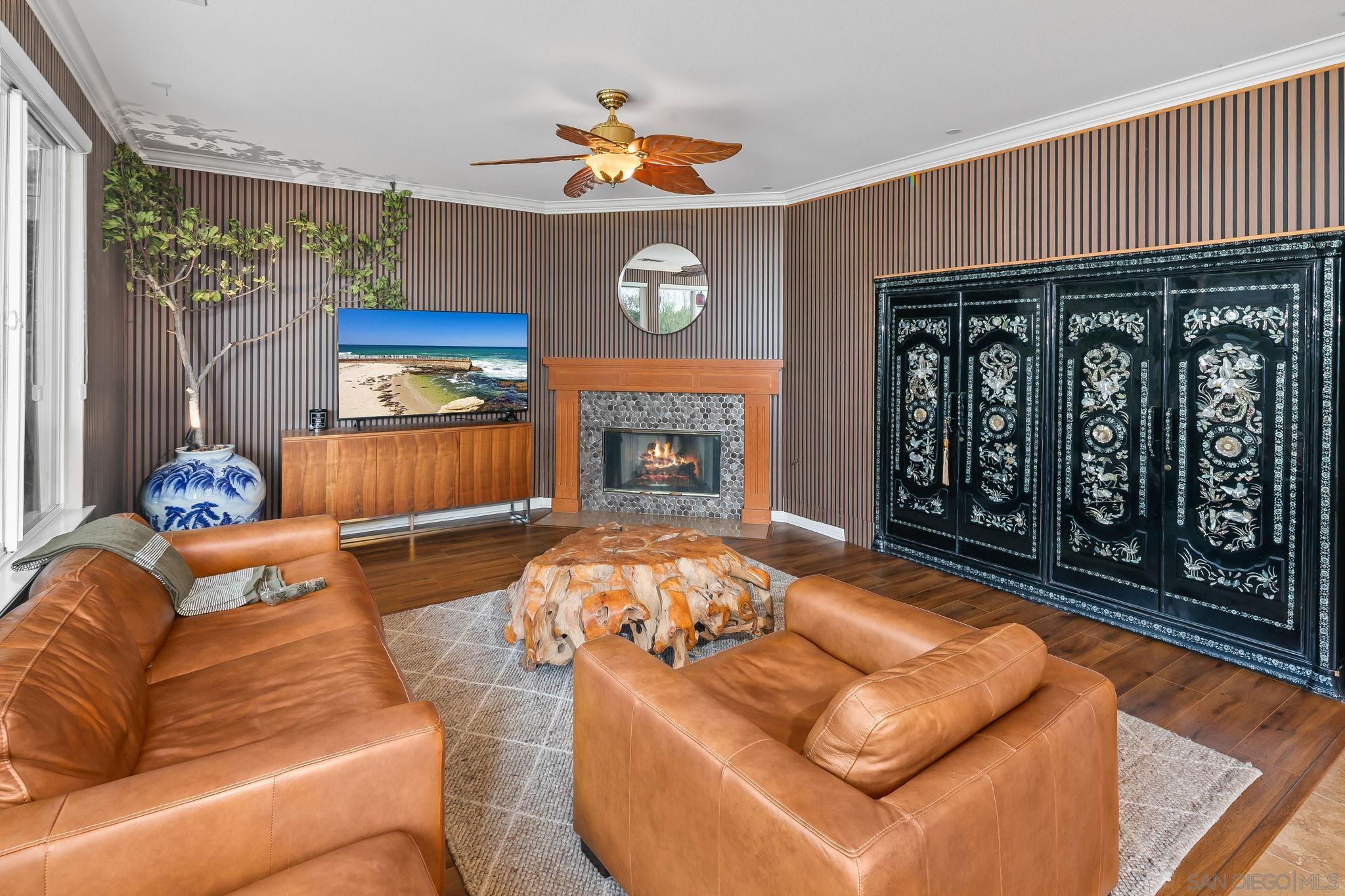 Detail Gallery Image 3 of 75 For 624  Ridgemont Cir, Escondido,  CA 92027 - 5 Beds | 4/1 Baths