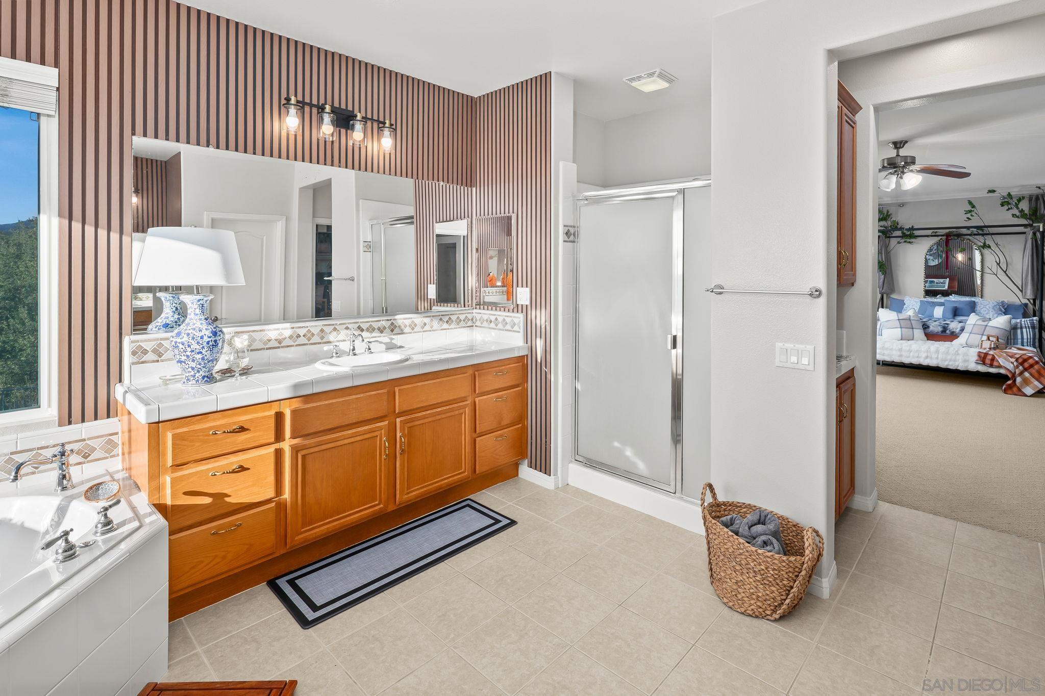 Detail Gallery Image 26 of 75 For 624  Ridgemont Cir, Escondido,  CA 92027 - 5 Beds | 4/1 Baths