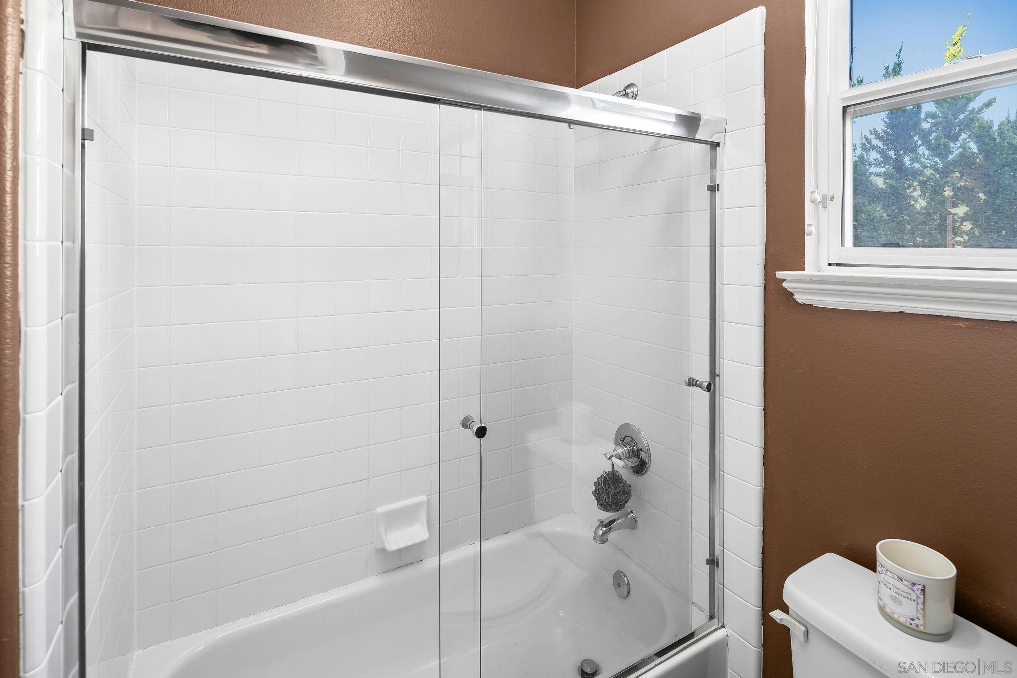 Detail Gallery Image 36 of 75 For 624  Ridgemont Cir, Escondido,  CA 92027 - 5 Beds | 4/1 Baths