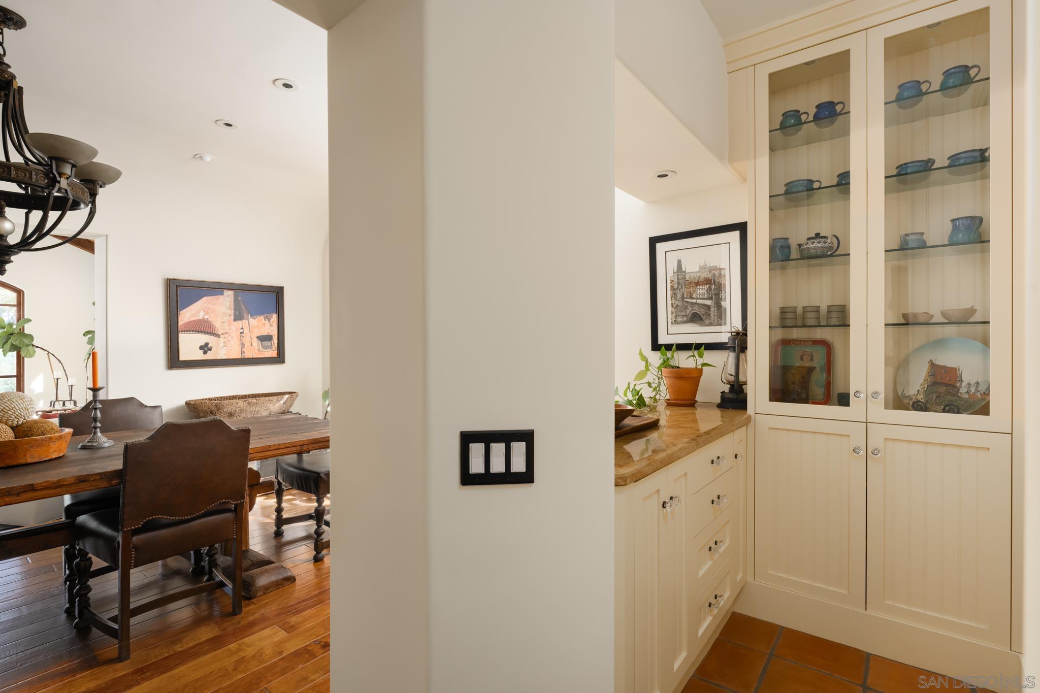 Detail Gallery Image 14 of 52 For 2563  via Pisa, Del Mar,  CA 92014 - 4 Beds | 3/1 Baths