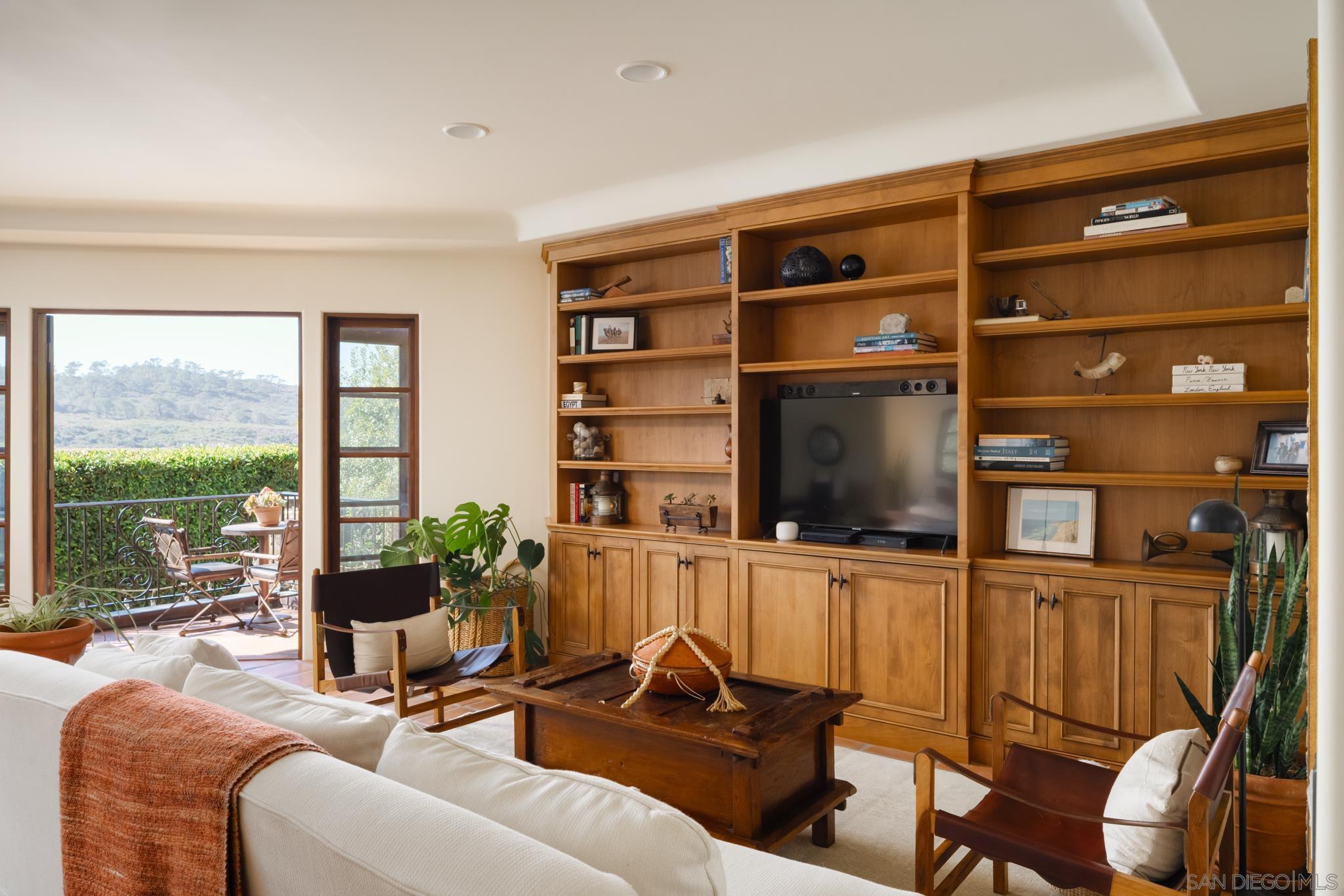 Detail Gallery Image 18 of 52 For 2563  via Pisa, Del Mar,  CA 92014 - 4 Beds | 3/1 Baths