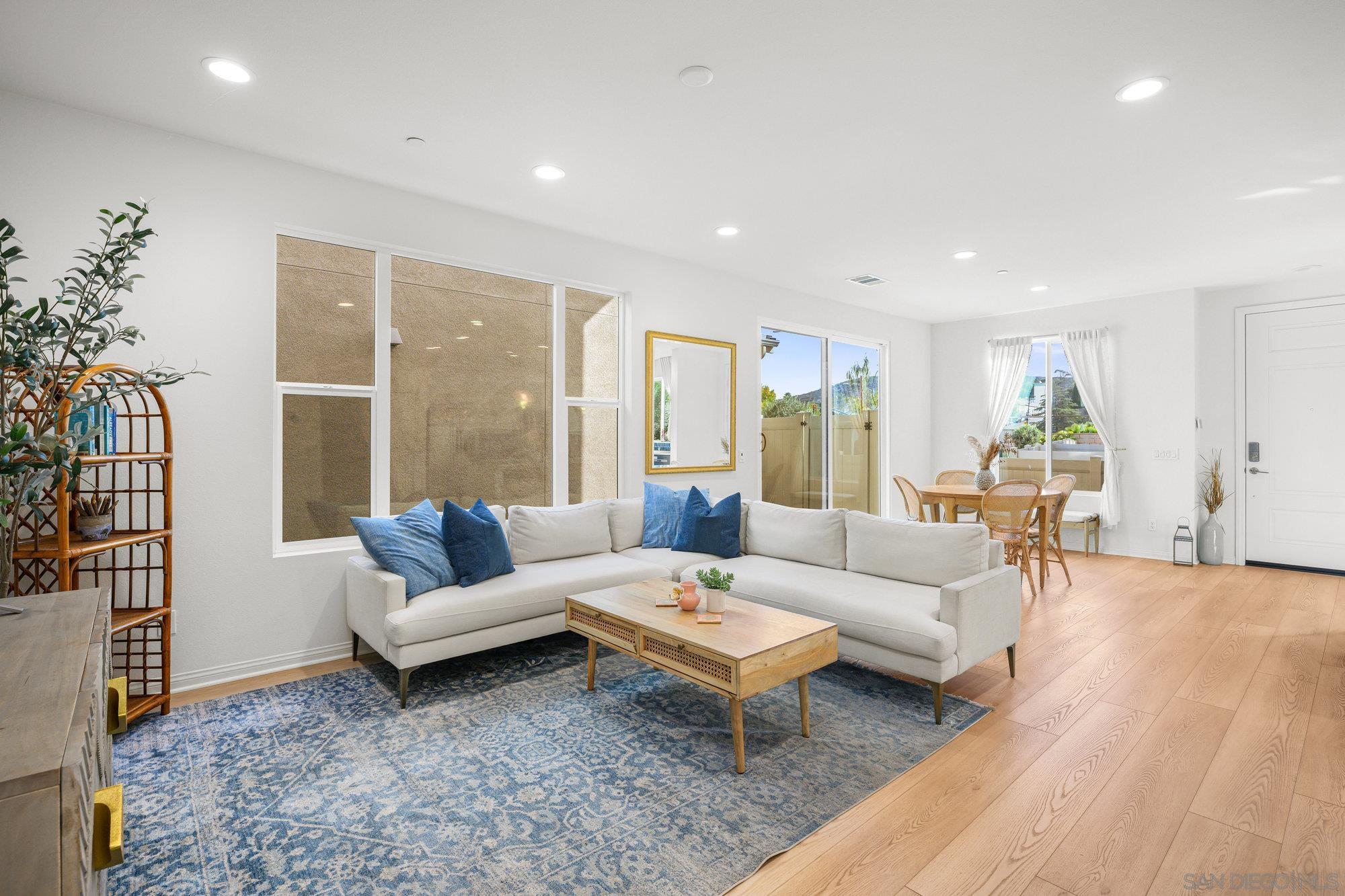 Detail Gallery Image 2 of 37 For 2612   Babaco, Spring Valley,  CA 91977 - 3 Beds | 2/1 Baths