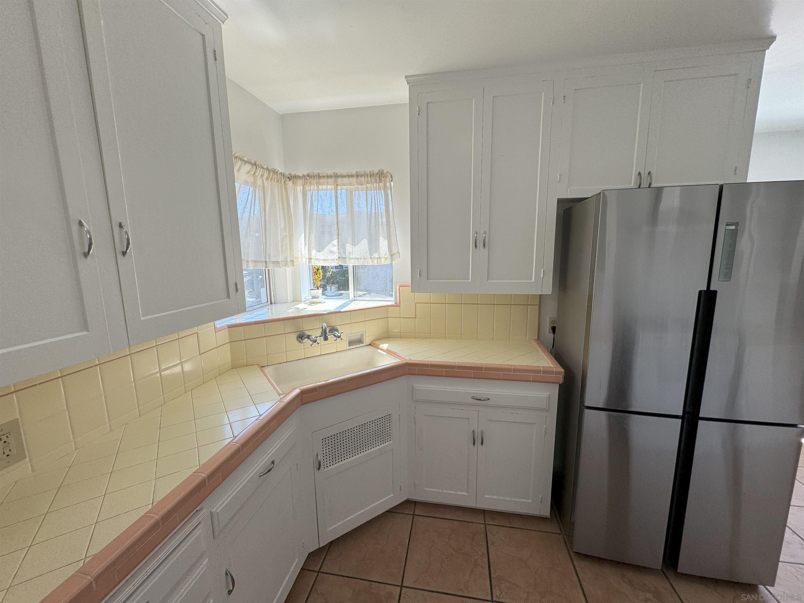 Detail Gallery Image 8 of 15 For 3102  Fenelon St, San Diego,  CA 92106 - 3 Beds | 1 Baths