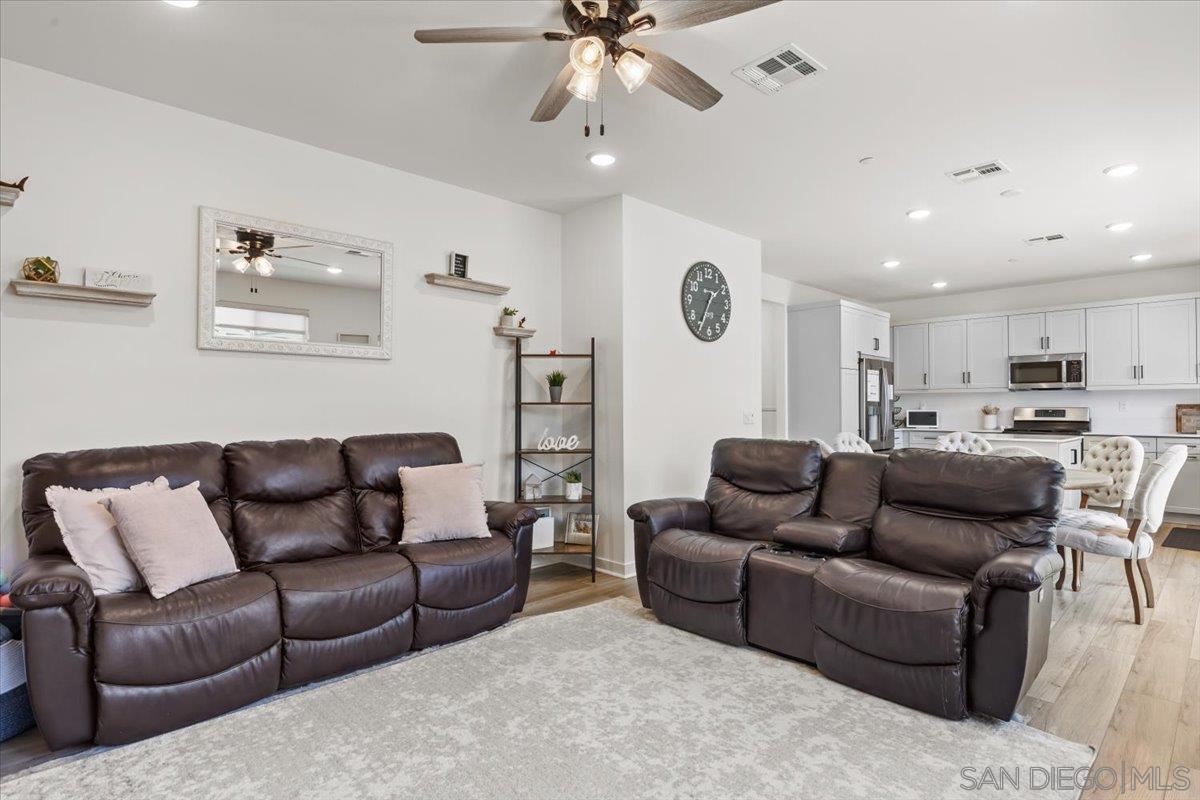 Detail Gallery Image 8 of 37 For 108  Lipizzan Ln, Fallbrook,  CA 92028 - 4 Beds | 2/1 Baths