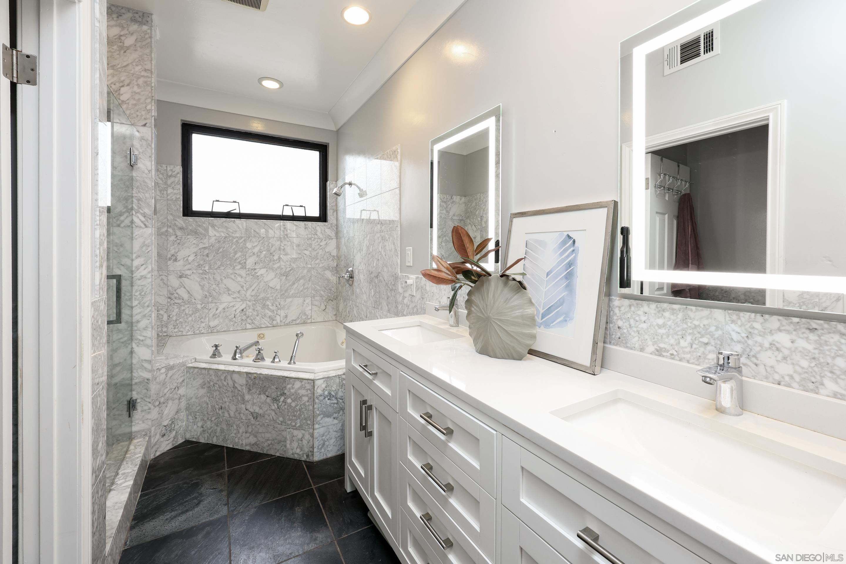 Detail Gallery Image 21 of 29 For 4351  Nobel Dr  #60,  San Diego,  CA 92122 - 3 Beds | 2/1 Baths