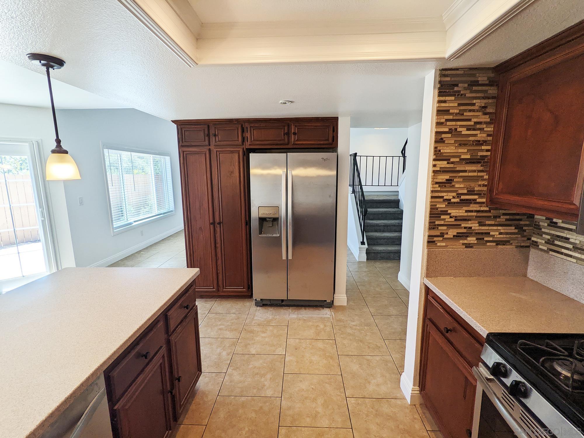 Detail Gallery Image 12 of 32 For 343  Rolling Hills Ln, San Marcos,  CA 92069 - 3 Beds | 3 Baths