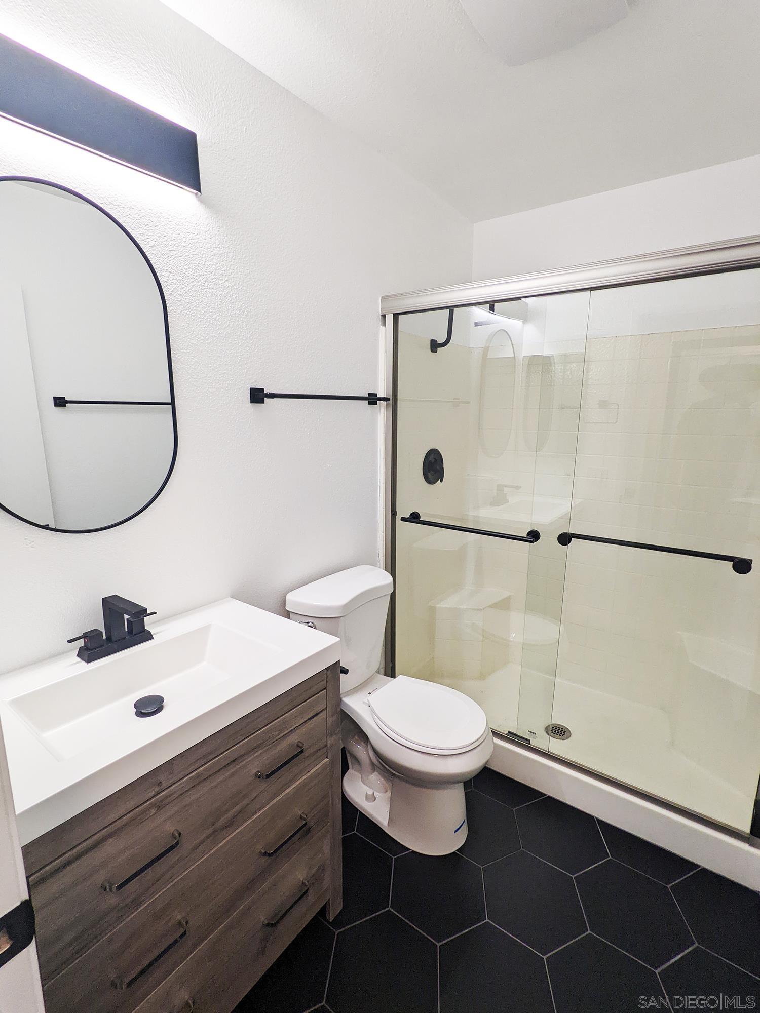 Detail Gallery Image 21 of 32 For 343  Rolling Hills Ln, San Marcos,  CA 92069 - 3 Beds | 3 Baths