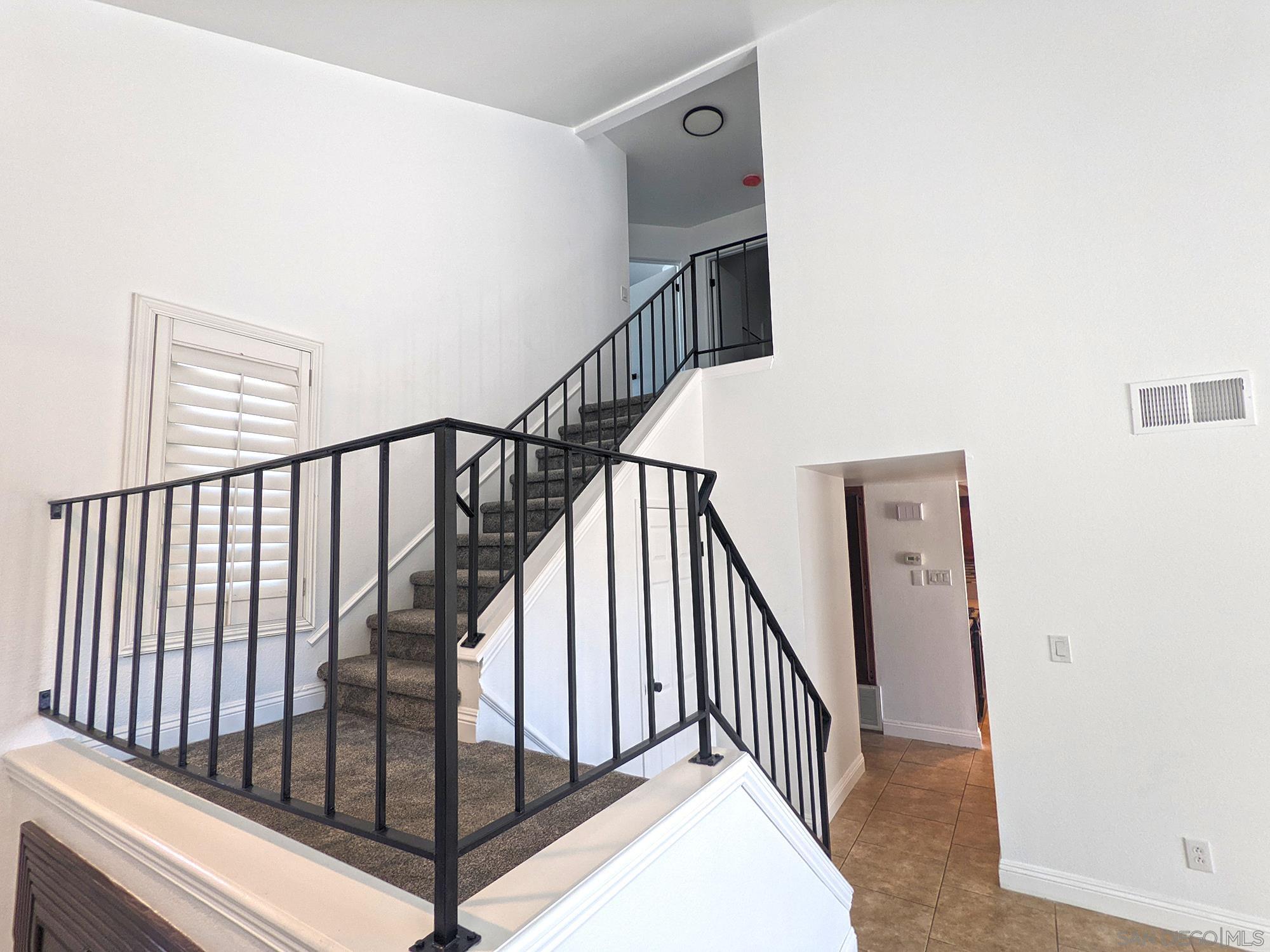 Detail Gallery Image 6 of 32 For 343  Rolling Hills Ln, San Marcos,  CA 92069 - 3 Beds | 3 Baths