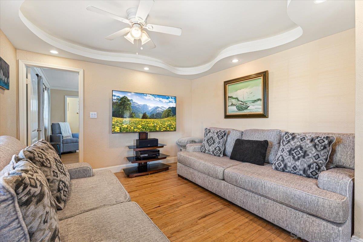 Detail Gallery Image 7 of 27 For 6295  Calle Pavana, San Diego,  CA 92139 - 3 Beds | 2 Baths