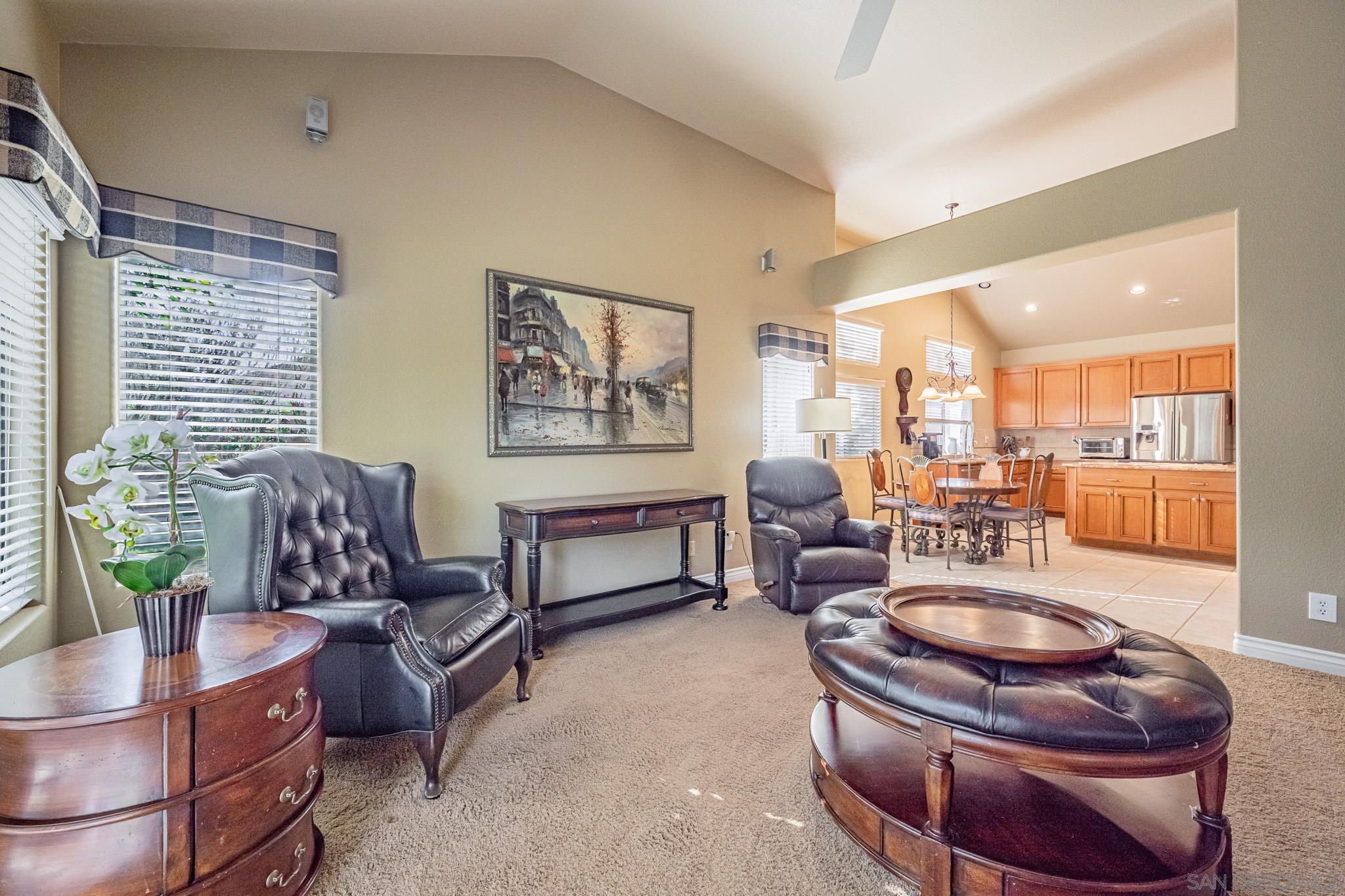 Detail Gallery Image 13 of 69 For 1772  Crescent Knolls Gln, Escondido,  CA 92029 - 4 Beds | 3 Baths