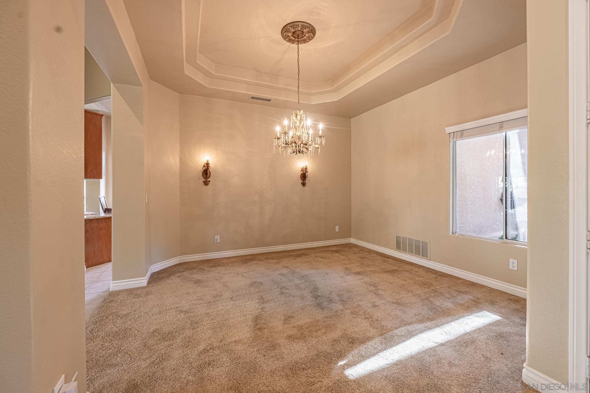 Detail Gallery Image 15 of 69 For 1772  Crescent Knolls Gln, Escondido,  CA 92029 - 4 Beds | 3 Baths