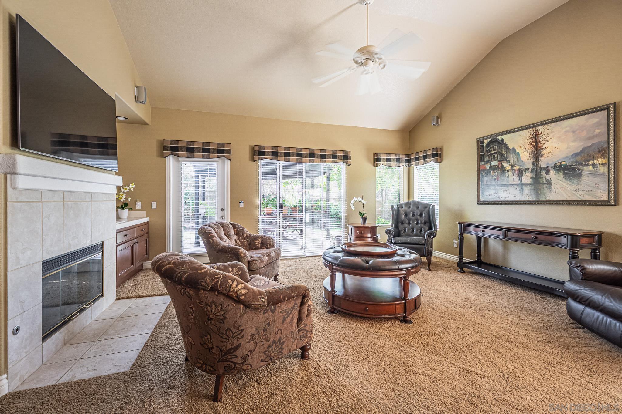 Detail Gallery Image 17 of 69 For 1772  Crescent Knolls Gln, Escondido,  CA 92029 - 4 Beds | 3 Baths