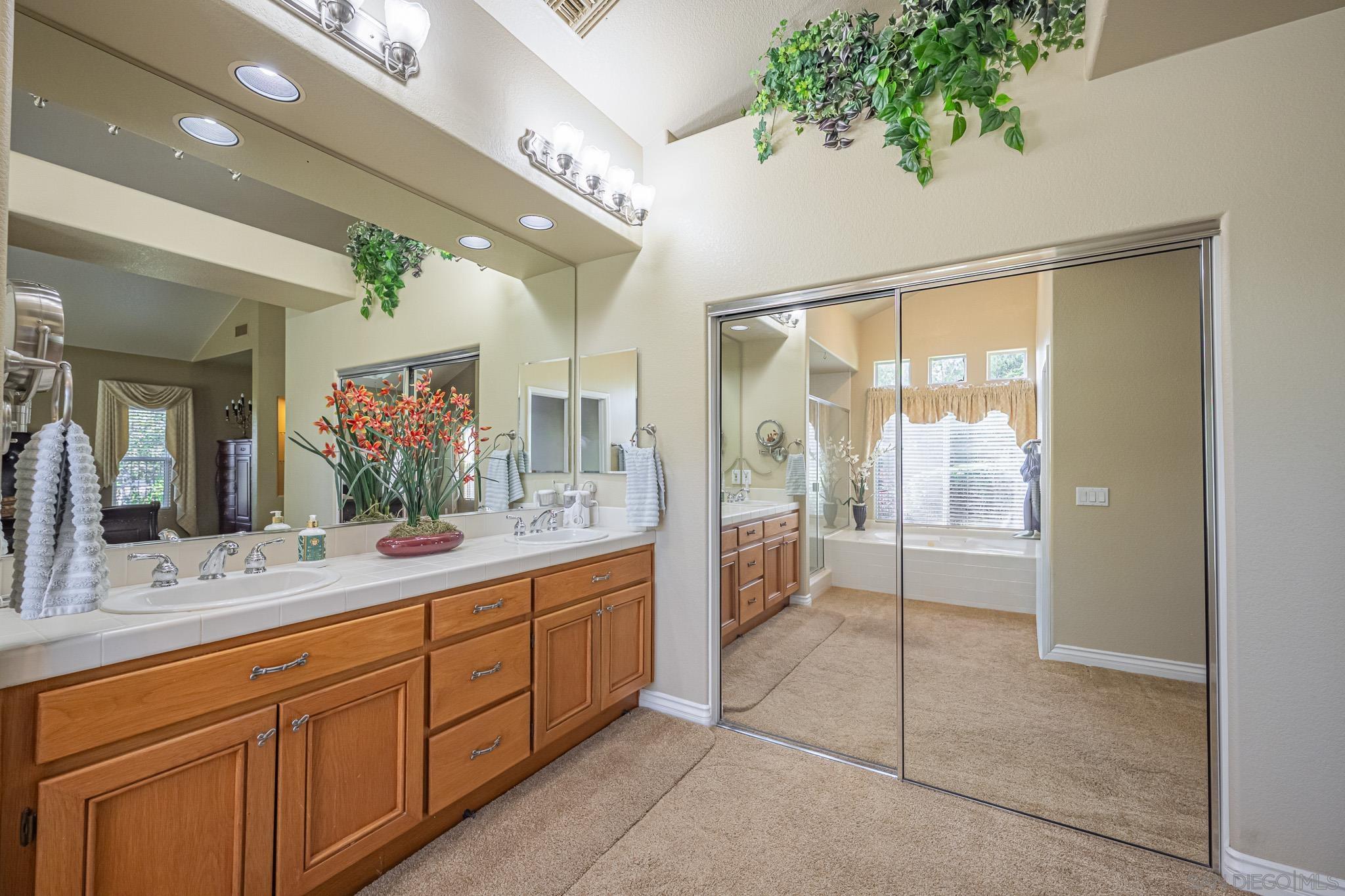 Detail Gallery Image 23 of 69 For 1772  Crescent Knolls Gln, Escondido,  CA 92029 - 4 Beds | 3 Baths