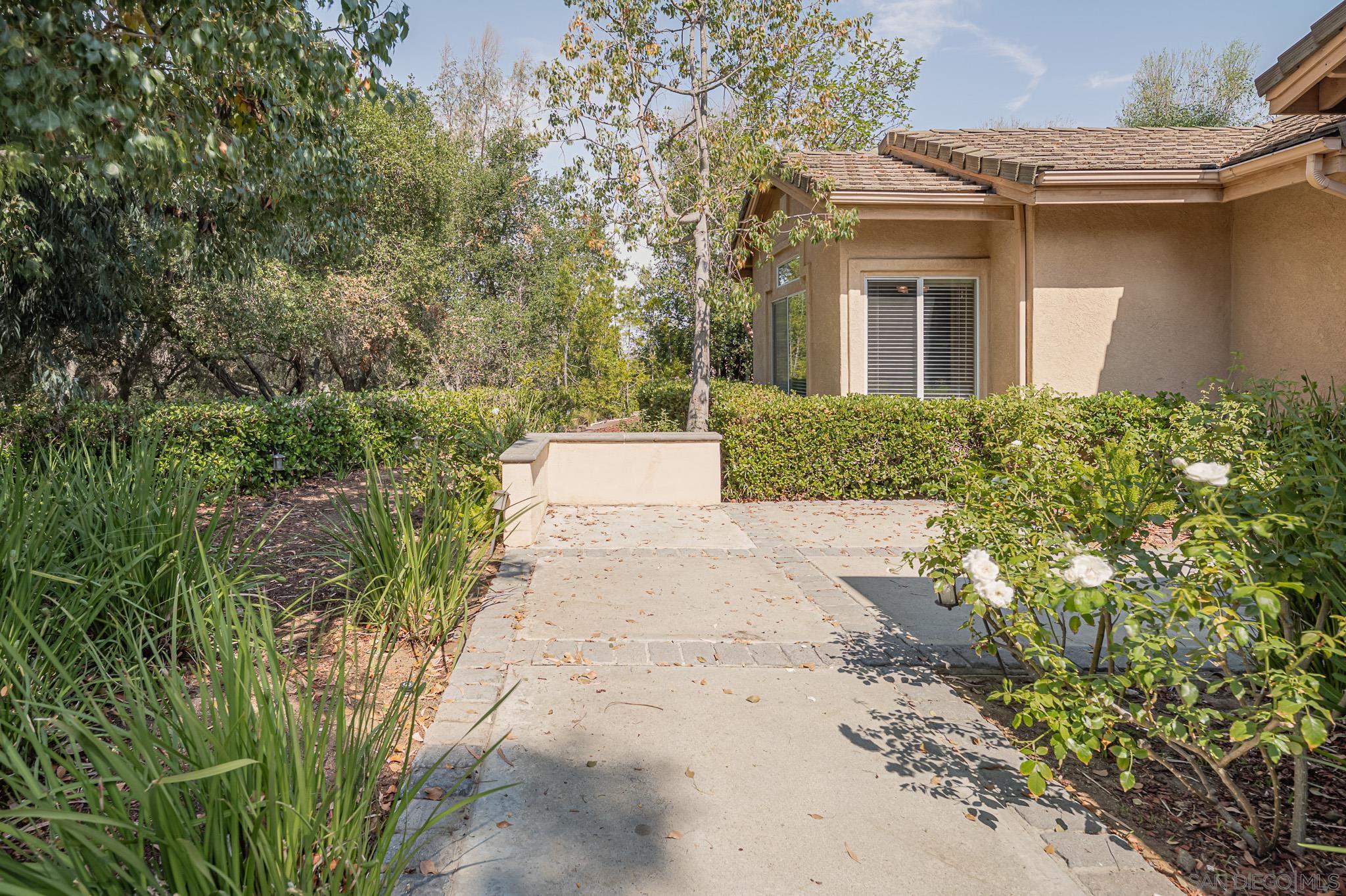 Detail Gallery Image 45 of 69 For 1772  Crescent Knolls Gln, Escondido,  CA 92029 - 4 Beds | 3 Baths