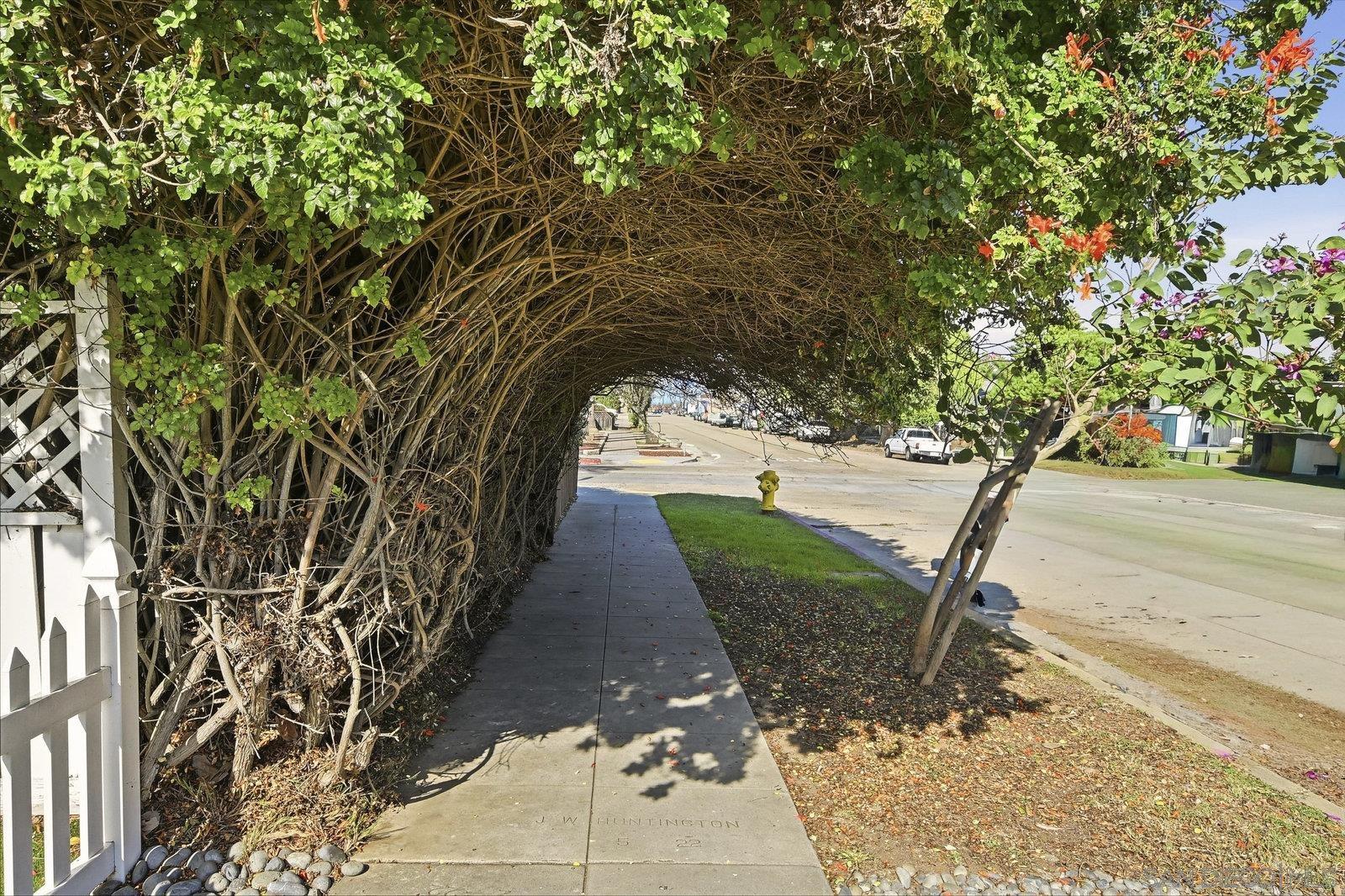 Detail Gallery Image 31 of 37 For 1641  Cable St, San Diego,  CA 92107 - 2 Beds | 1 Baths