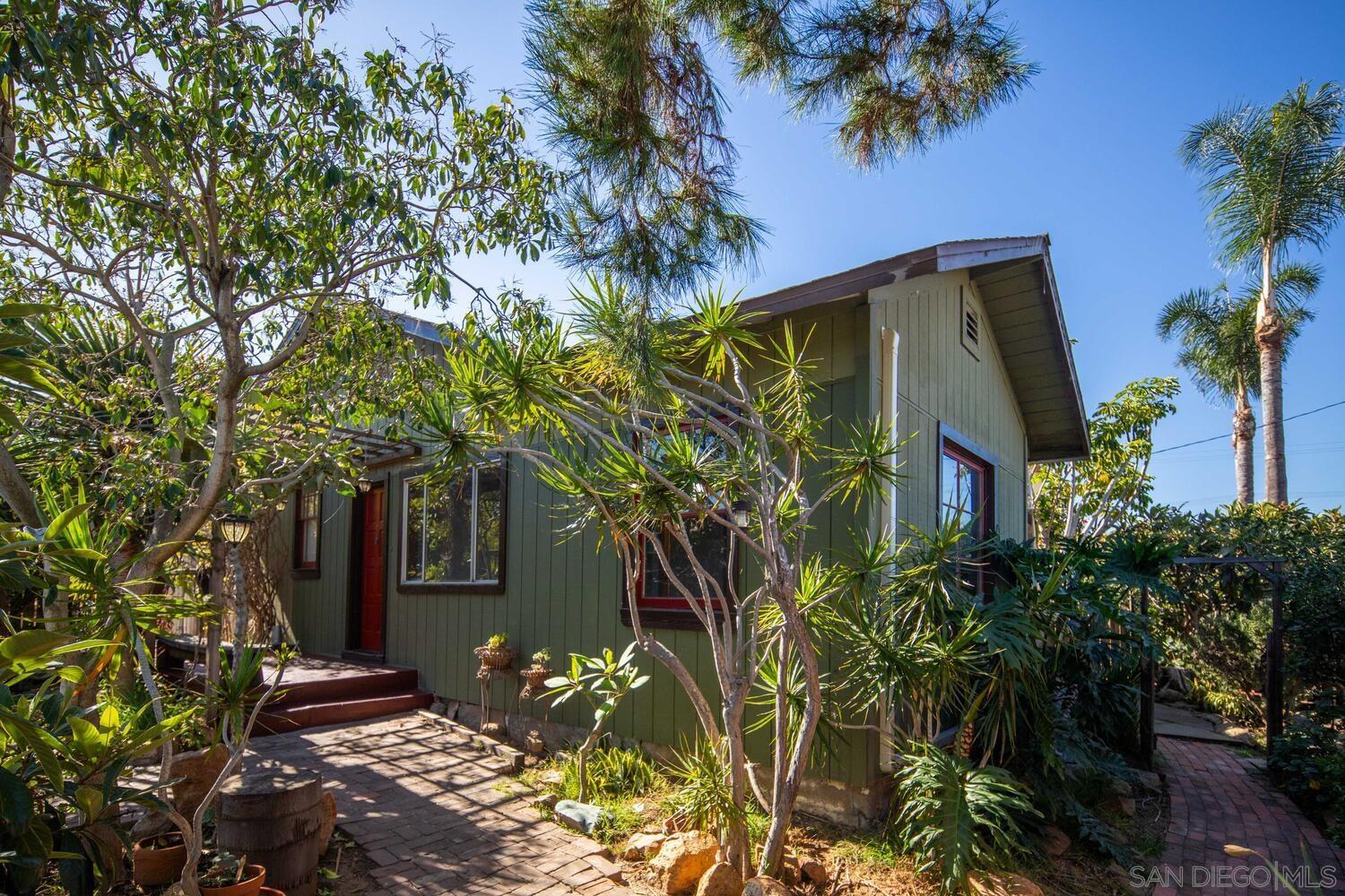 Detail Gallery Image 2 of 22 For 432 E 5th St, National City,  CA 91950 - 3 Beds | 1 Baths