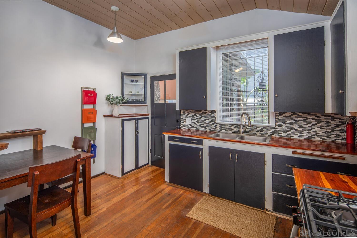 Detail Gallery Image 8 of 22 For 432 E 5th St, National City,  CA 91950 - 3 Beds | 1 Baths