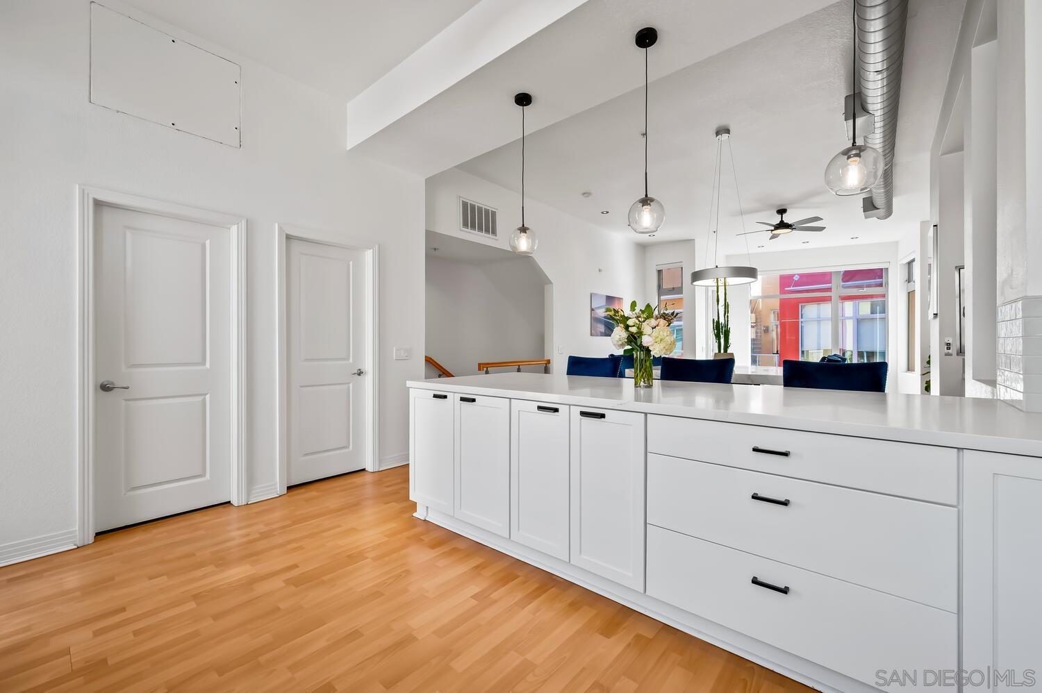 Detail Gallery Image 30 of 62 For 465 S Cleveland St  #103,  Oceanside,  CA 92054 - 3 Beds | 3/1 Baths