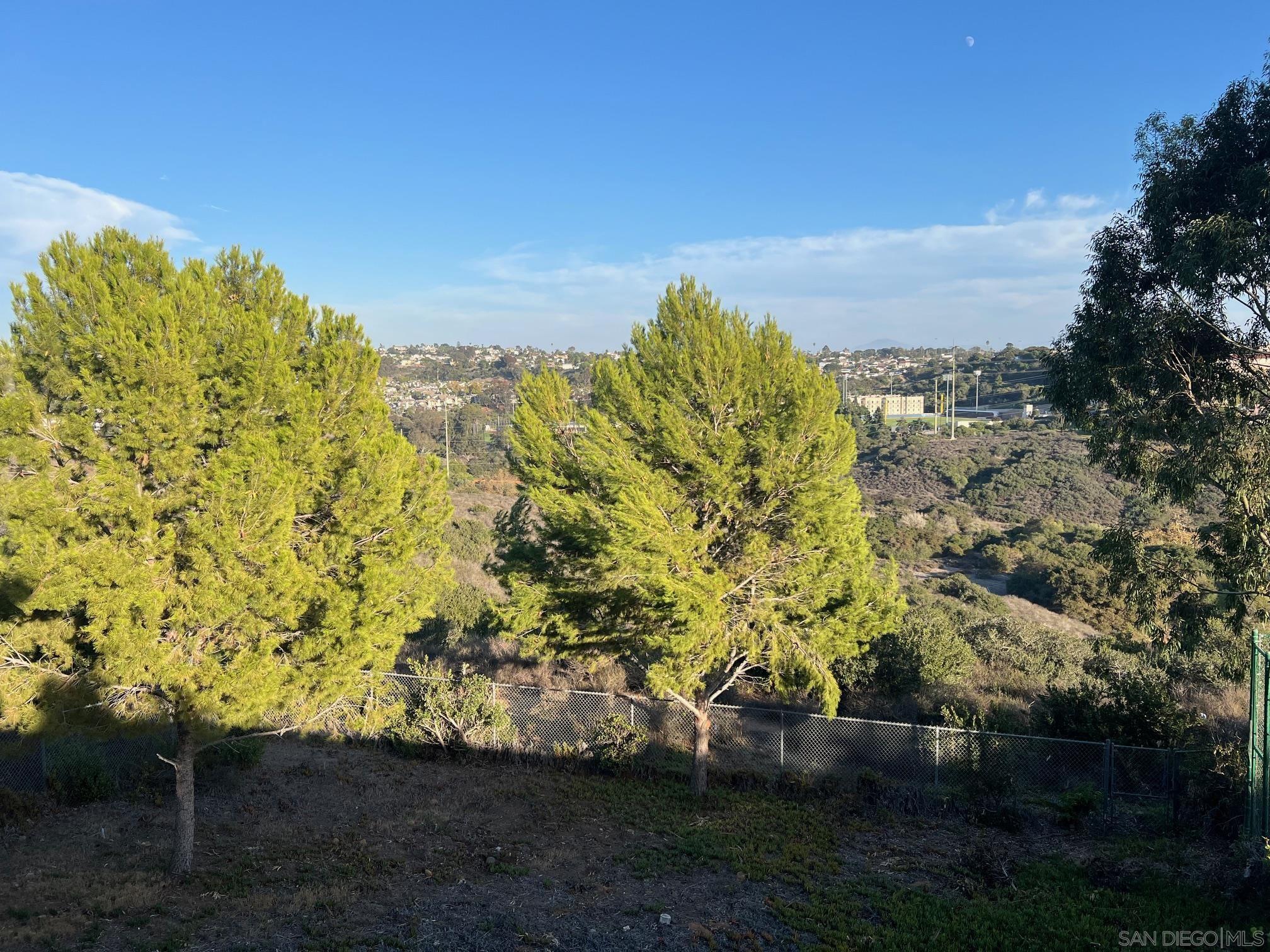 Front Image Thumbnail for SD250043236