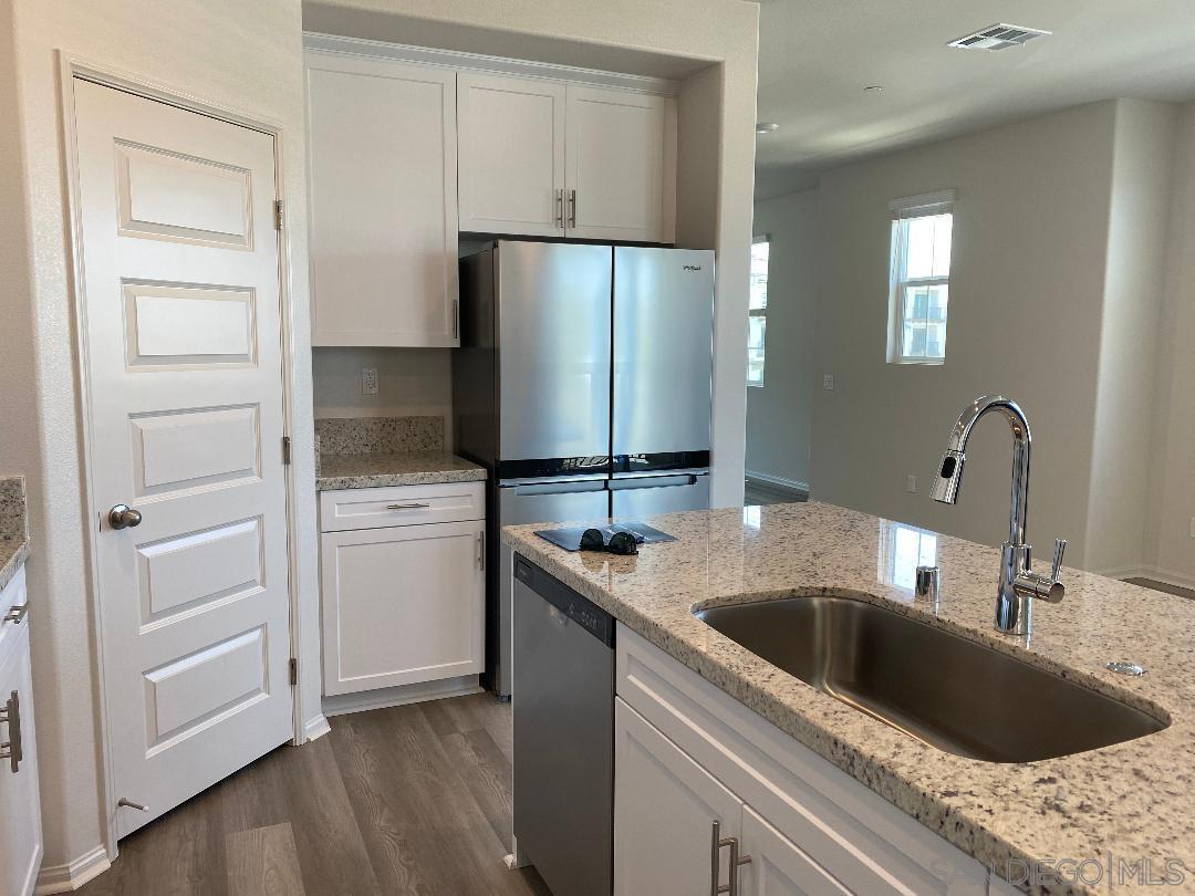 Detail Gallery Image 6 of 16 For 40445  Melrose Dr., Temecula,  CA 92591 - 4 Beds | 3 Baths