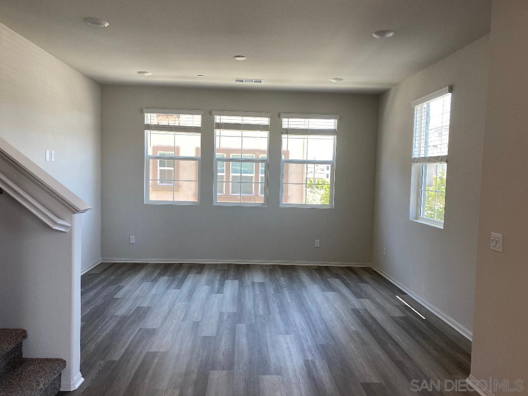 Detail Gallery Image 9 of 16 For 40445  Melrose Dr., Temecula,  CA 92591 - 4 Beds | 3 Baths