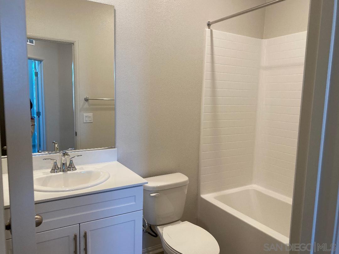 Detail Gallery Image 10 of 16 For 40445  Melrose Dr., Temecula,  CA 92591 - 4 Beds | 3 Baths