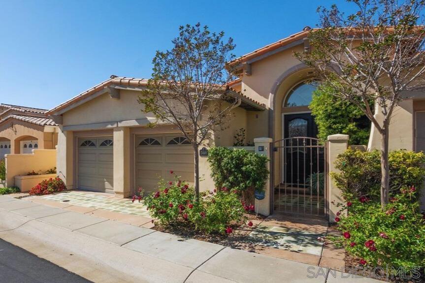 Detail Gallery Image 4 of 44 For 5448  Caminito Bayo, La Jolla,  CA 92037 - 3 Beds | 3 Baths