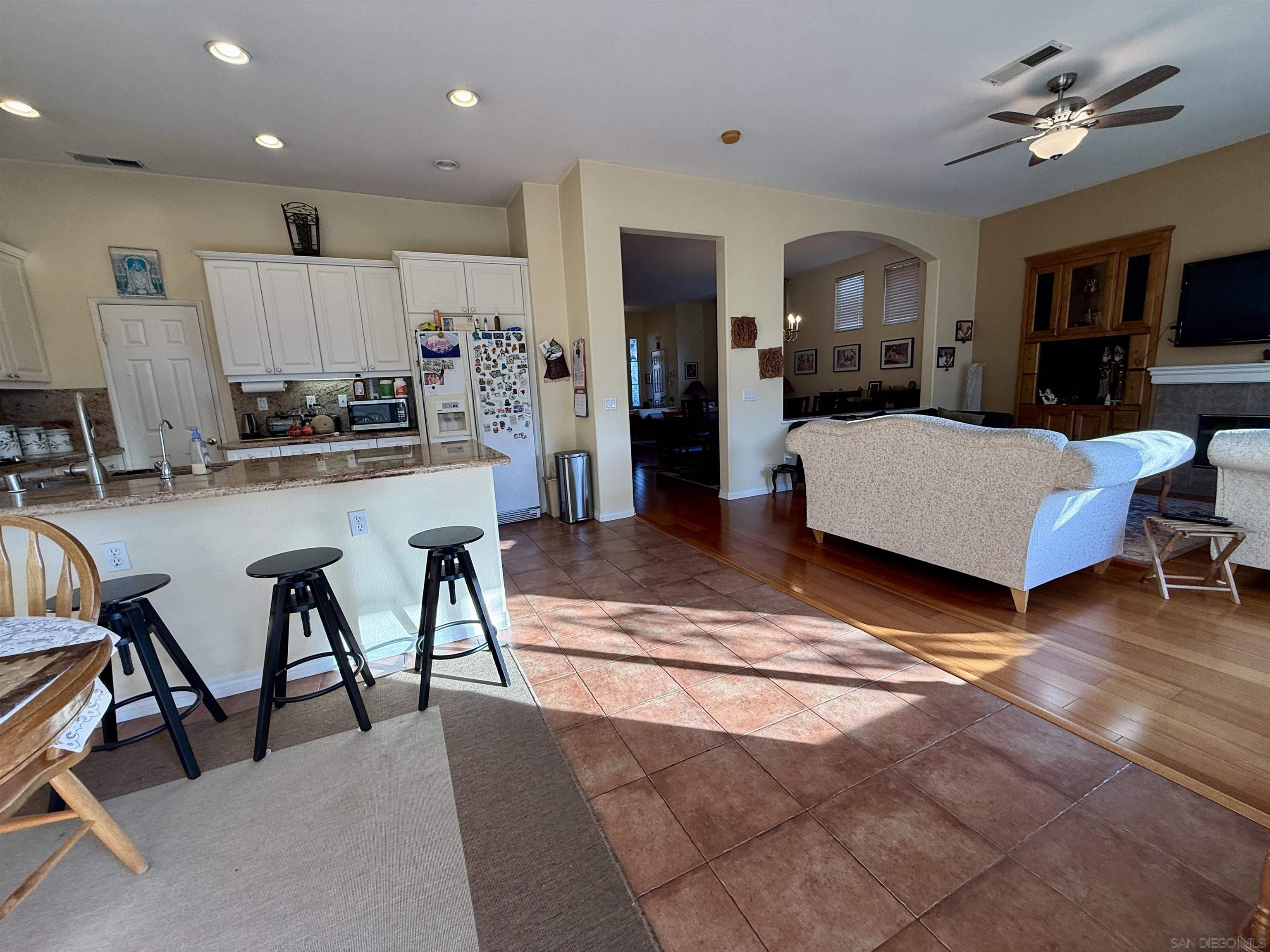 Detail Gallery Image 11 of 45 For 5559 Willowmere  Ln, San Diego,  CA 92130 - 5 Beds | 3 Baths