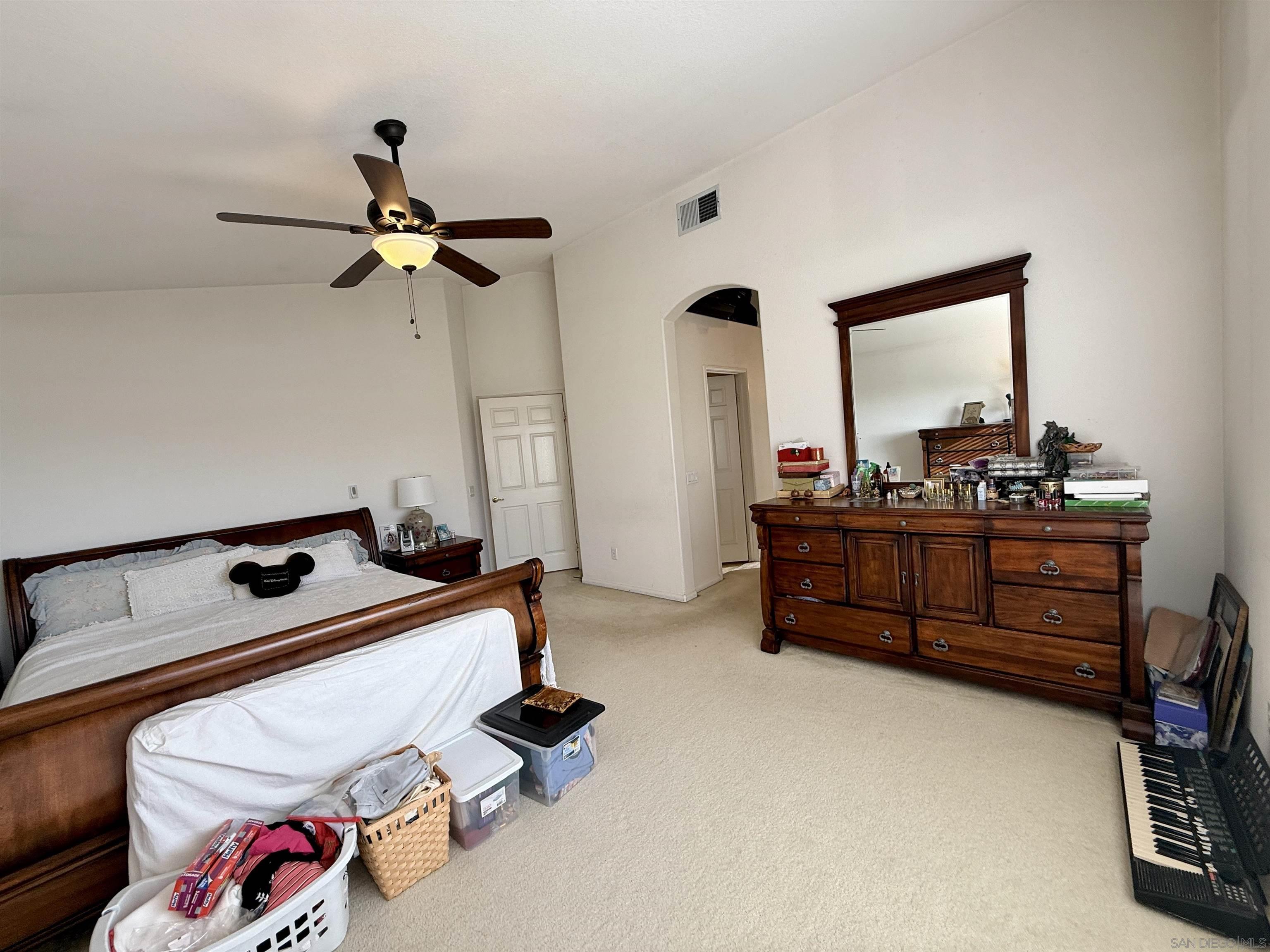 Detail Gallery Image 21 of 45 For 5559 Willowmere  Ln, San Diego,  CA 92130 - 5 Beds | 3 Baths