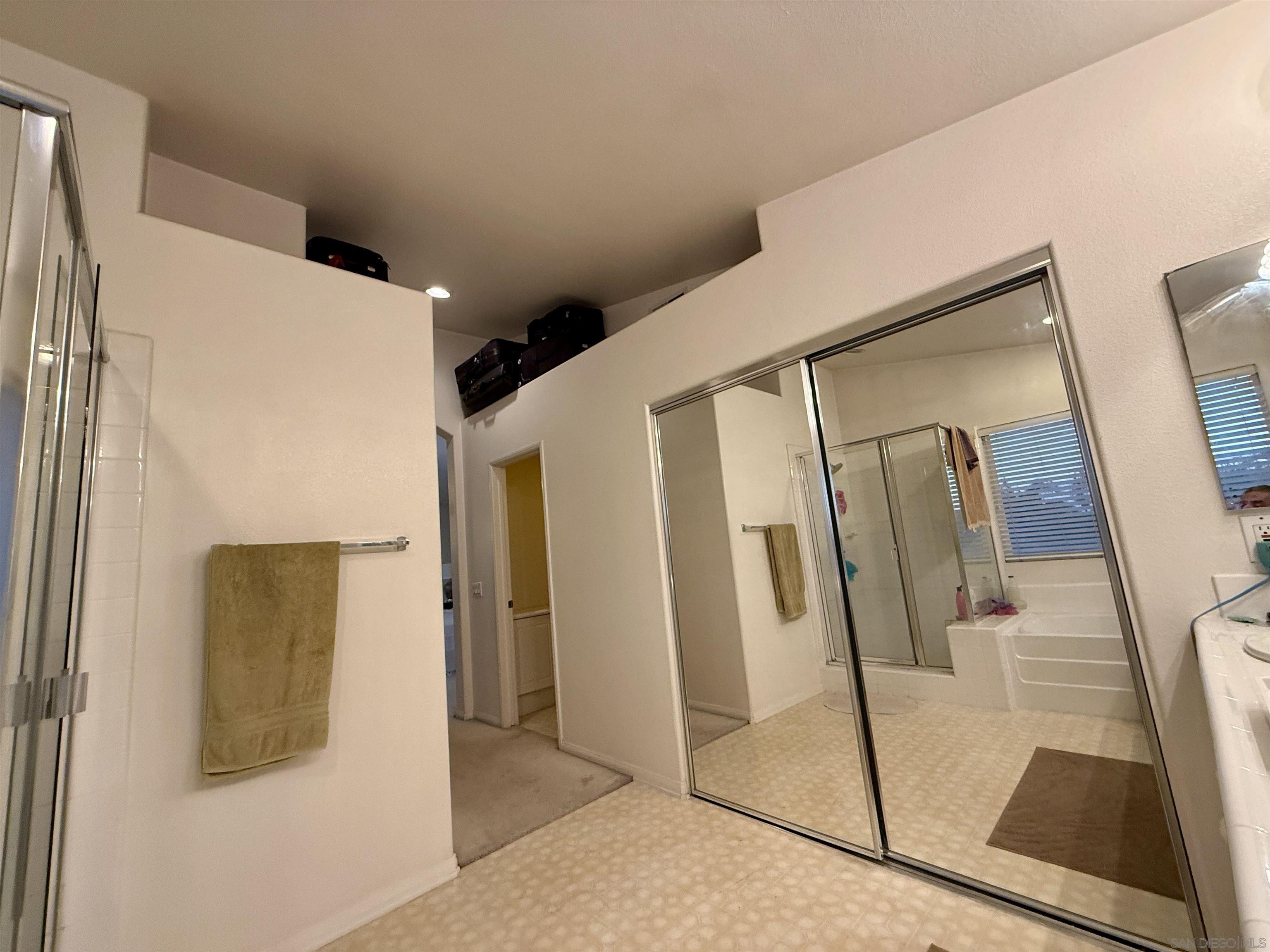 Detail Gallery Image 22 of 35 For 5559 Willowmere  Ln, San Diego,  CA 92130 - 5 Beds | 3 Baths